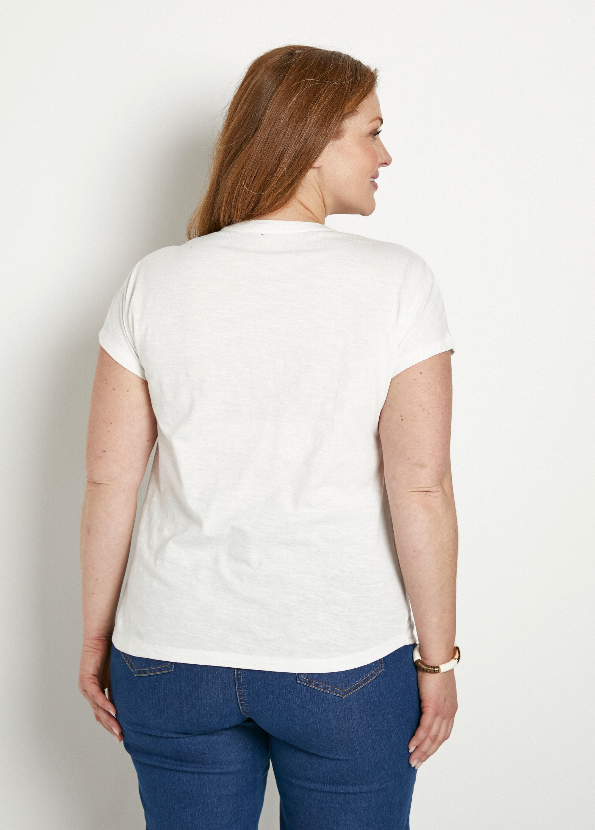 Plain_studded_short_t-shirt_with_flamed_knit_Egg_shell_DO1_curvy
