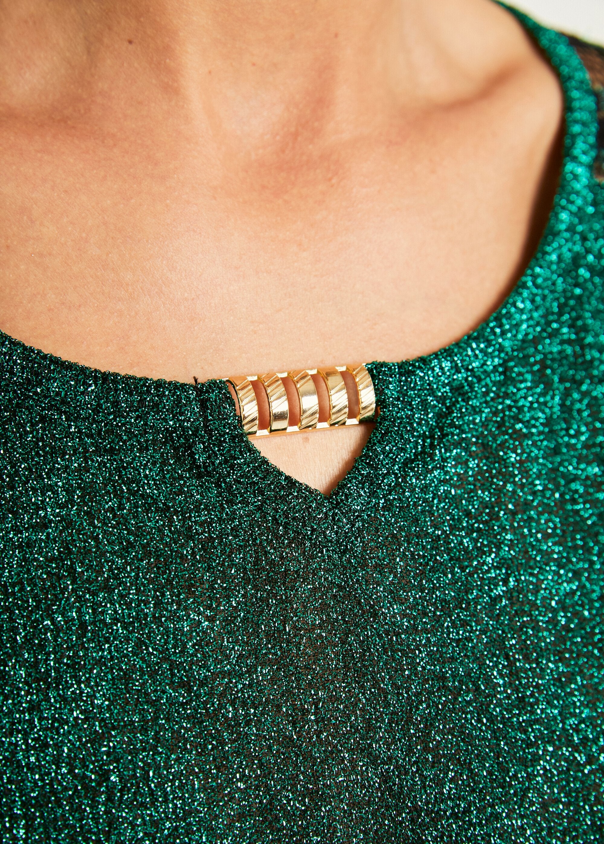 Plain_lace_short_t-shirt_with_round_neck_and_jewel_Green_DE4_slim