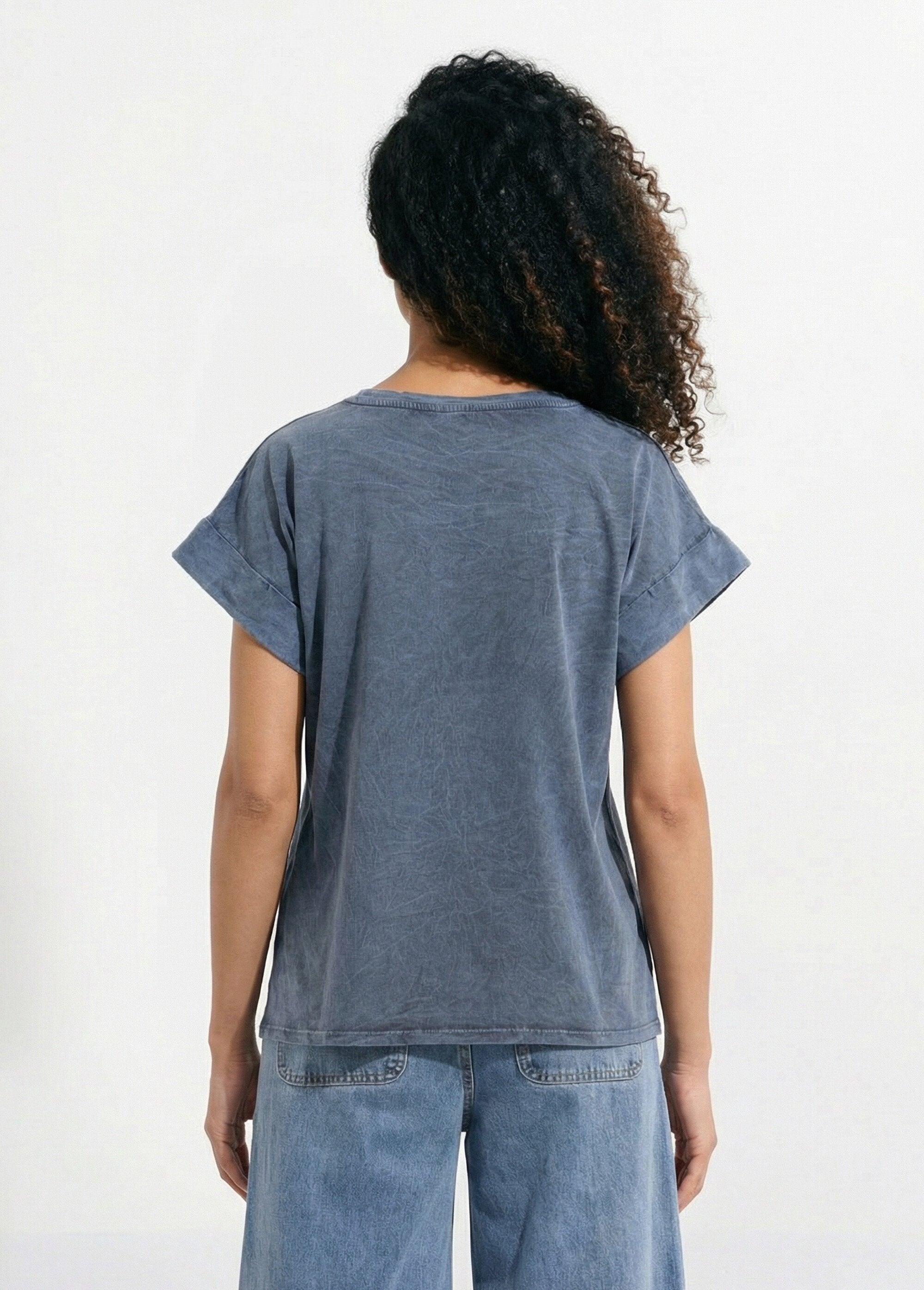 Faded_T-shirt_with_"Mommy"_inscription_Gray_DO1_slim