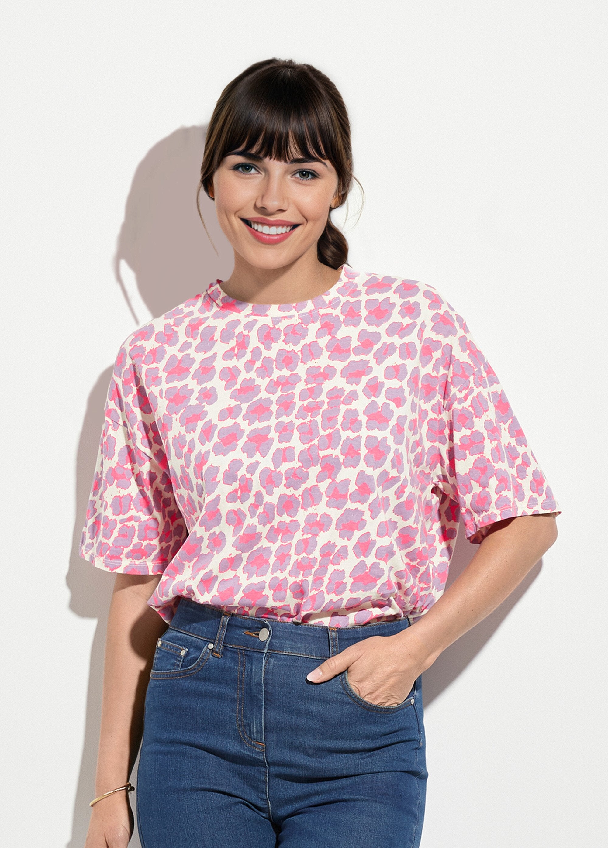 Neon_leopard_short-sleeved_T-shirt_Purple_and_pink_FA1_slim