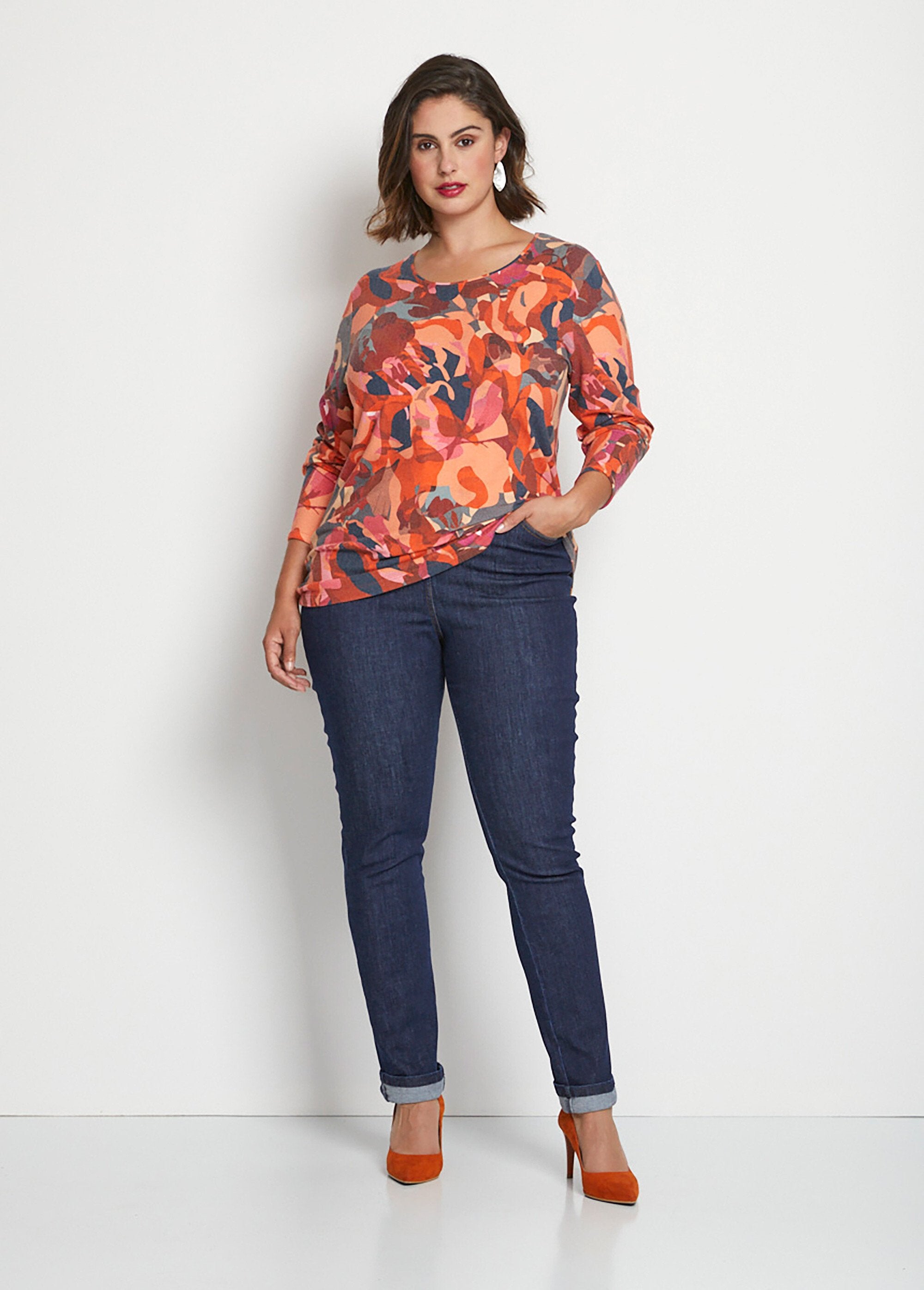 Long-sleeved_printed_T-shirt_Blackcurrant_and_gray_SF1_curvy