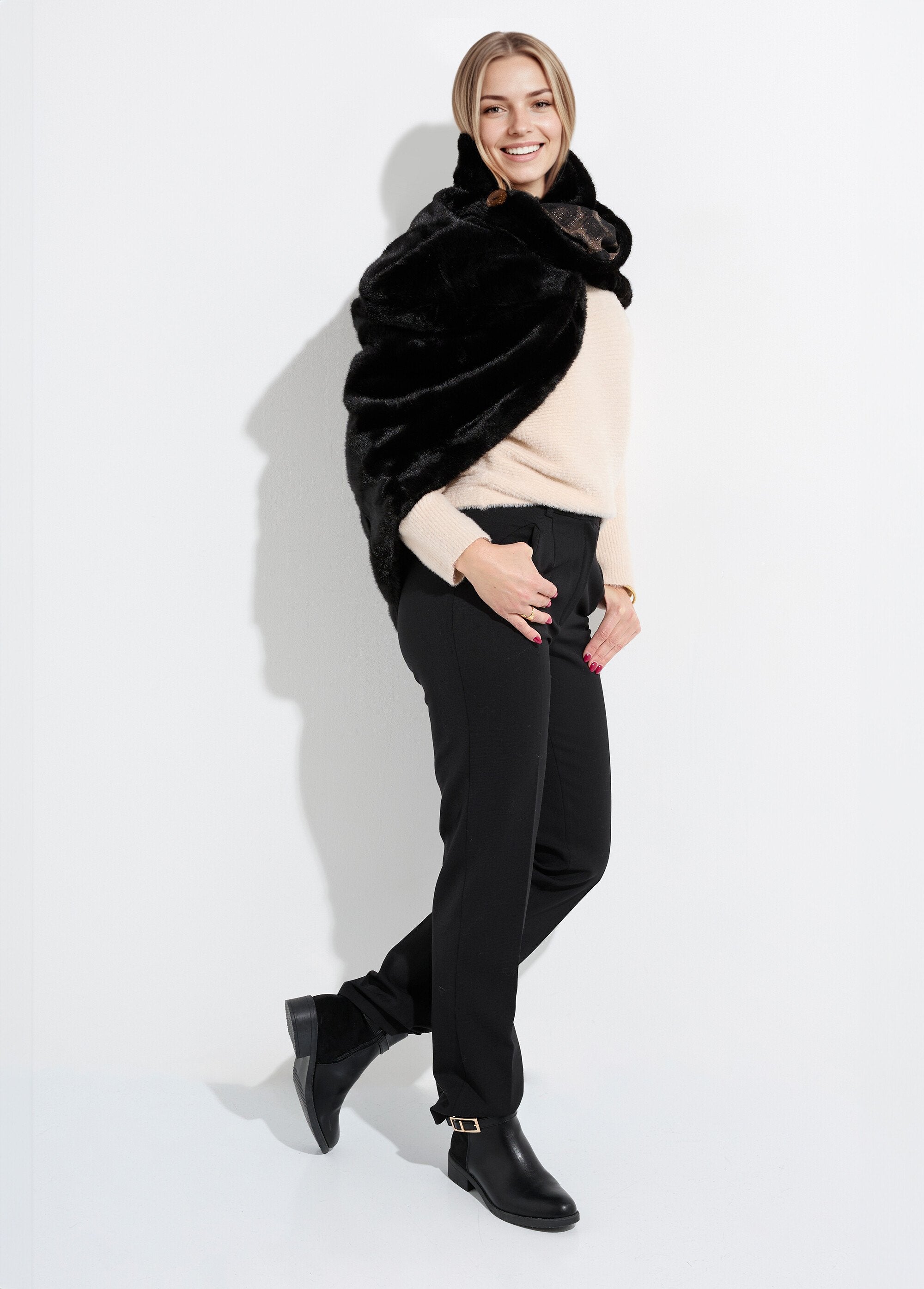 Leopard_faux_fur_choker_Black_SF1_slim