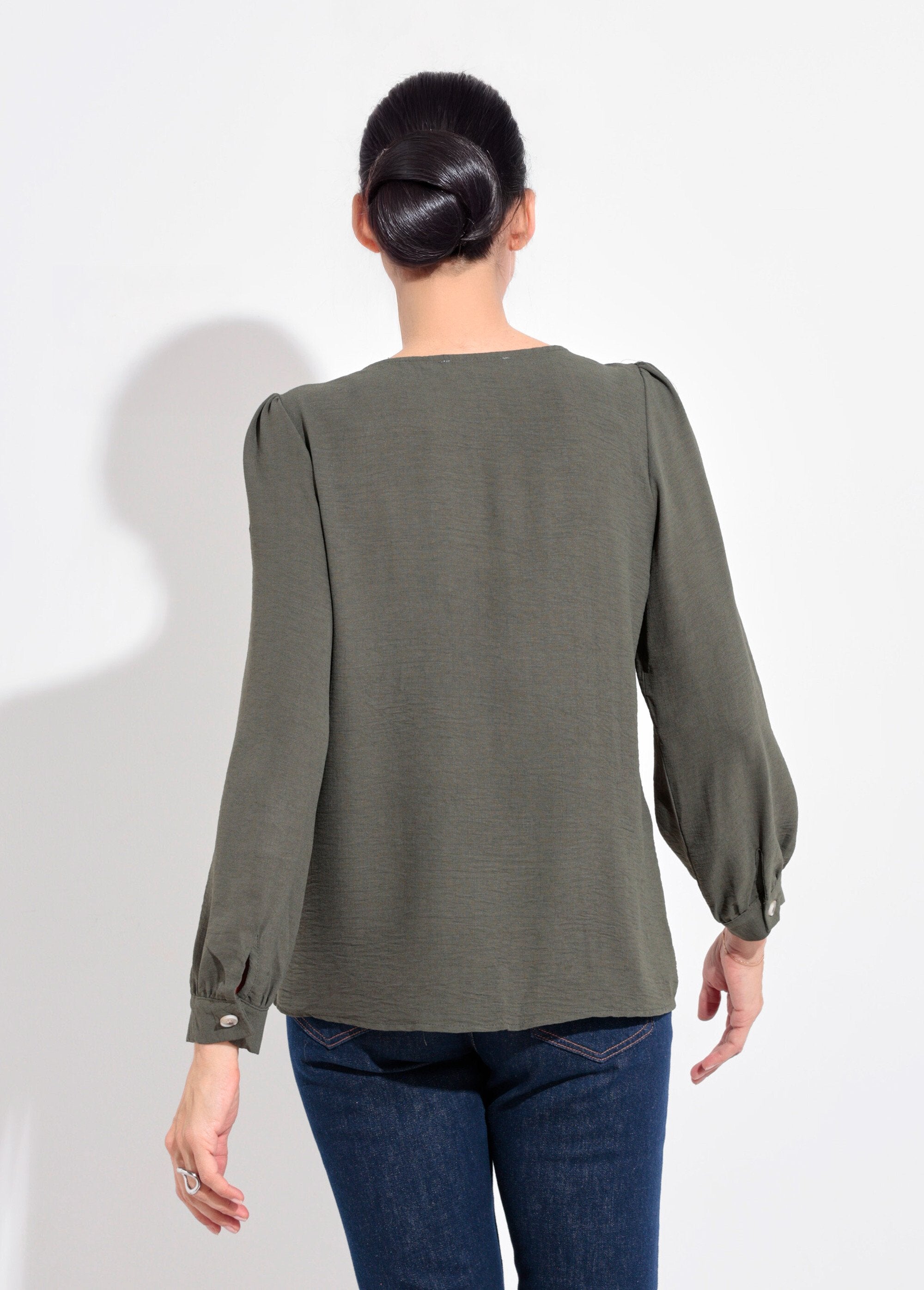 Buttoned,_embossed_tunic_with_V-neck_Khaki_DO1_slim