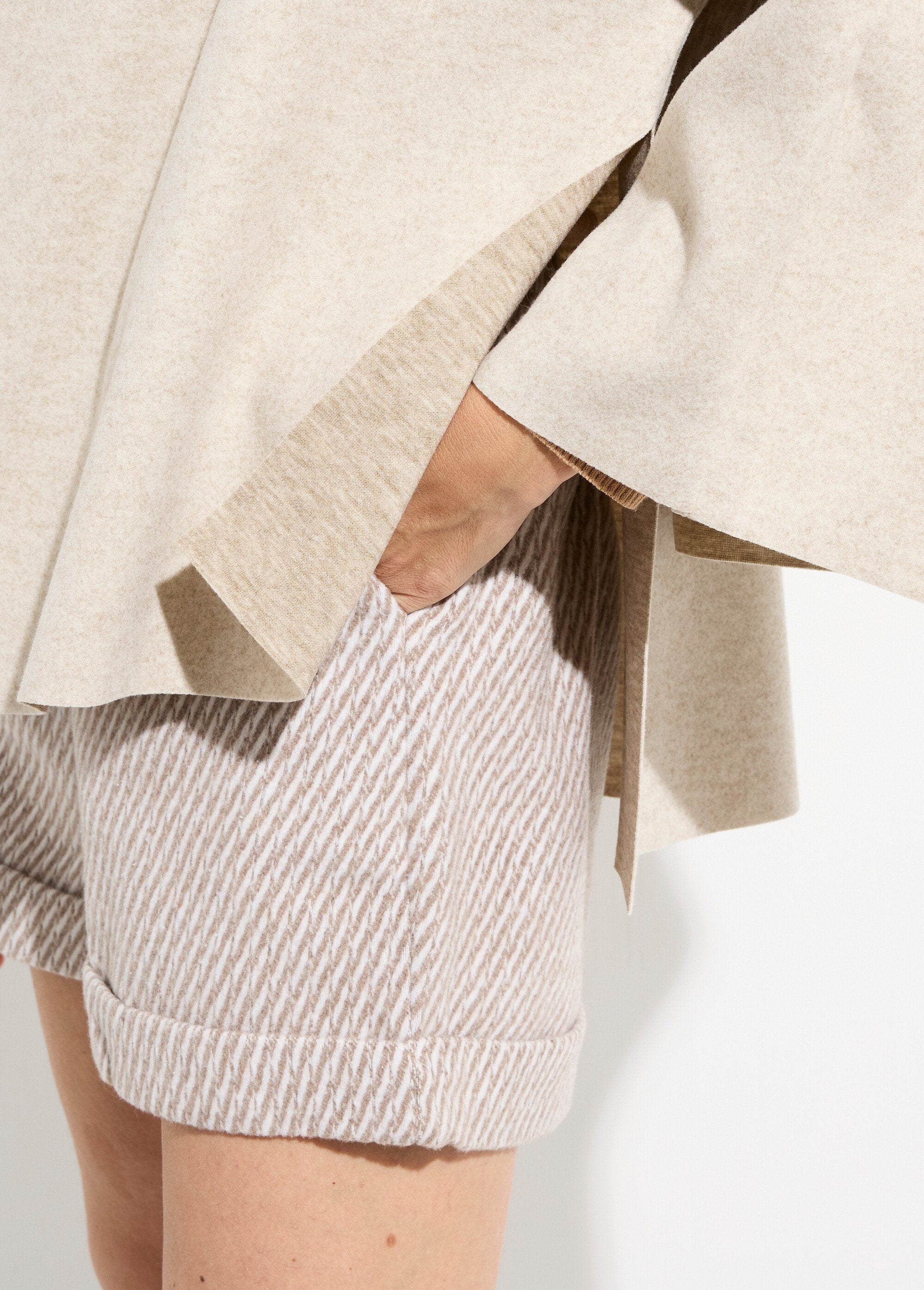 Jacket_with_metal_jewel_button_and_scarf_Beige_DE2_slim