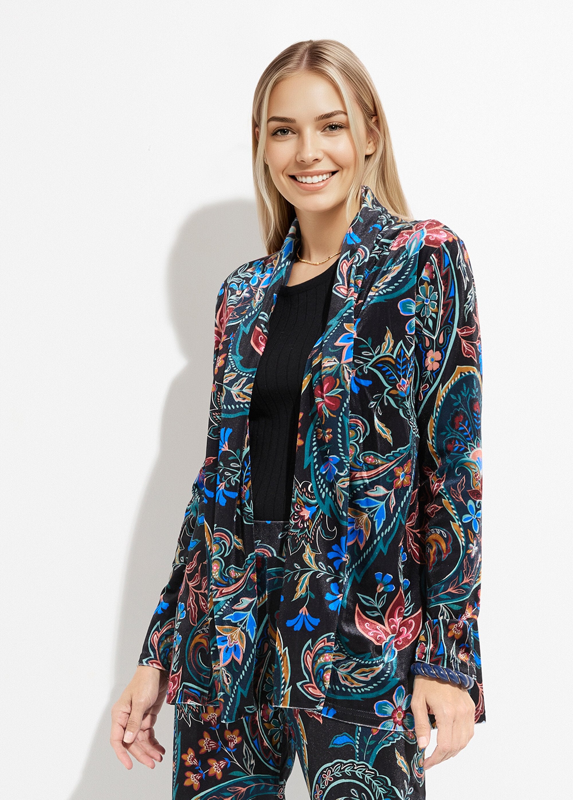 Velvet_jacket,_cashmere_print_Black_prints_FA1_slim