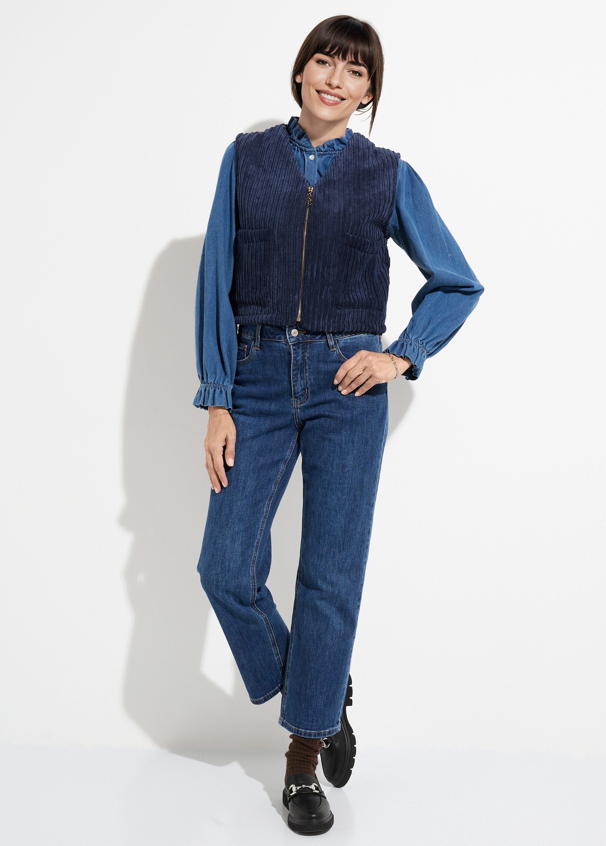 Sleeveless_V-neck_zipped_velvet_jacket_Marine_SF1_slim