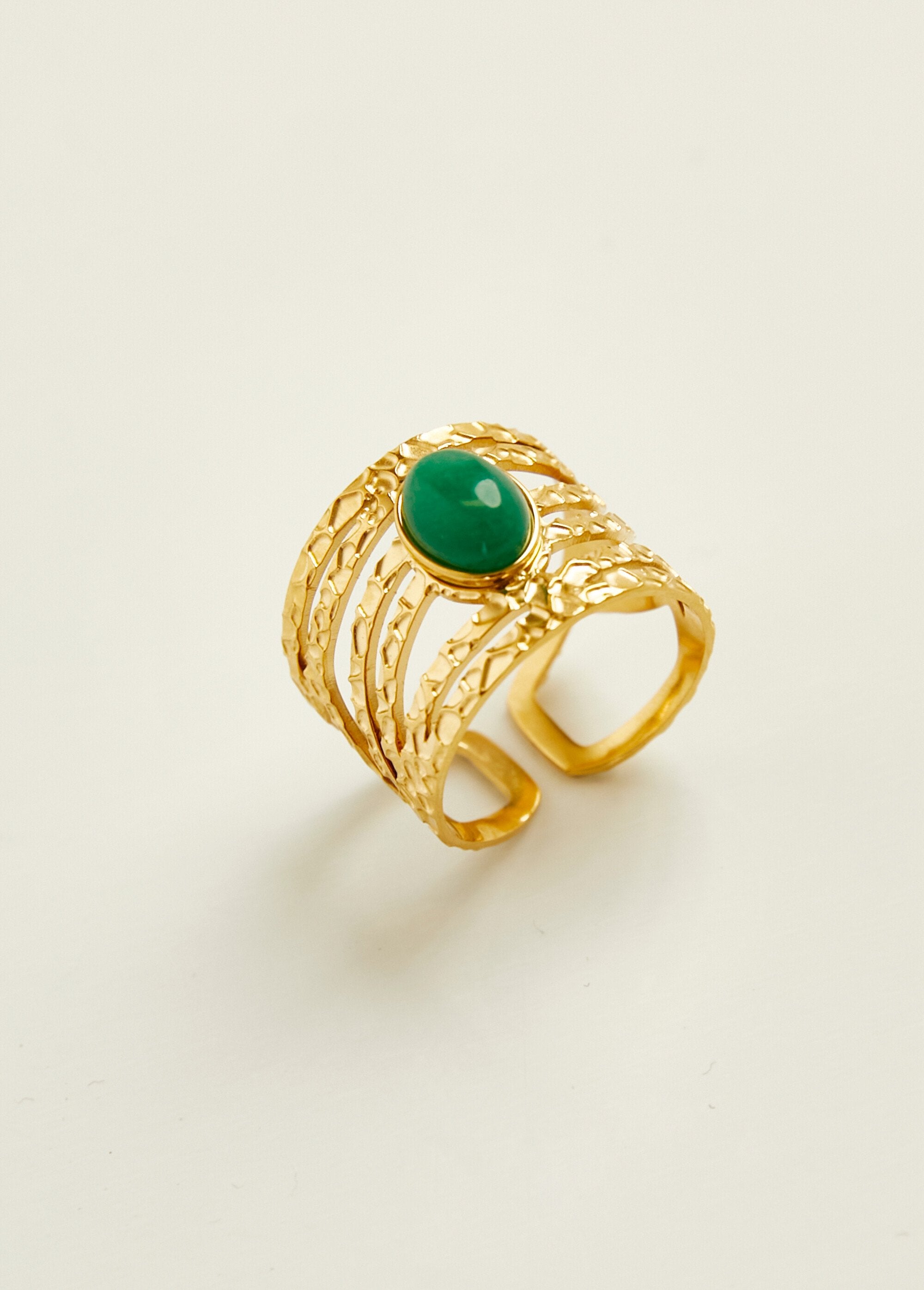 Multi-link_steel_ring_with_stone_Gold_and_green_DE1_slim