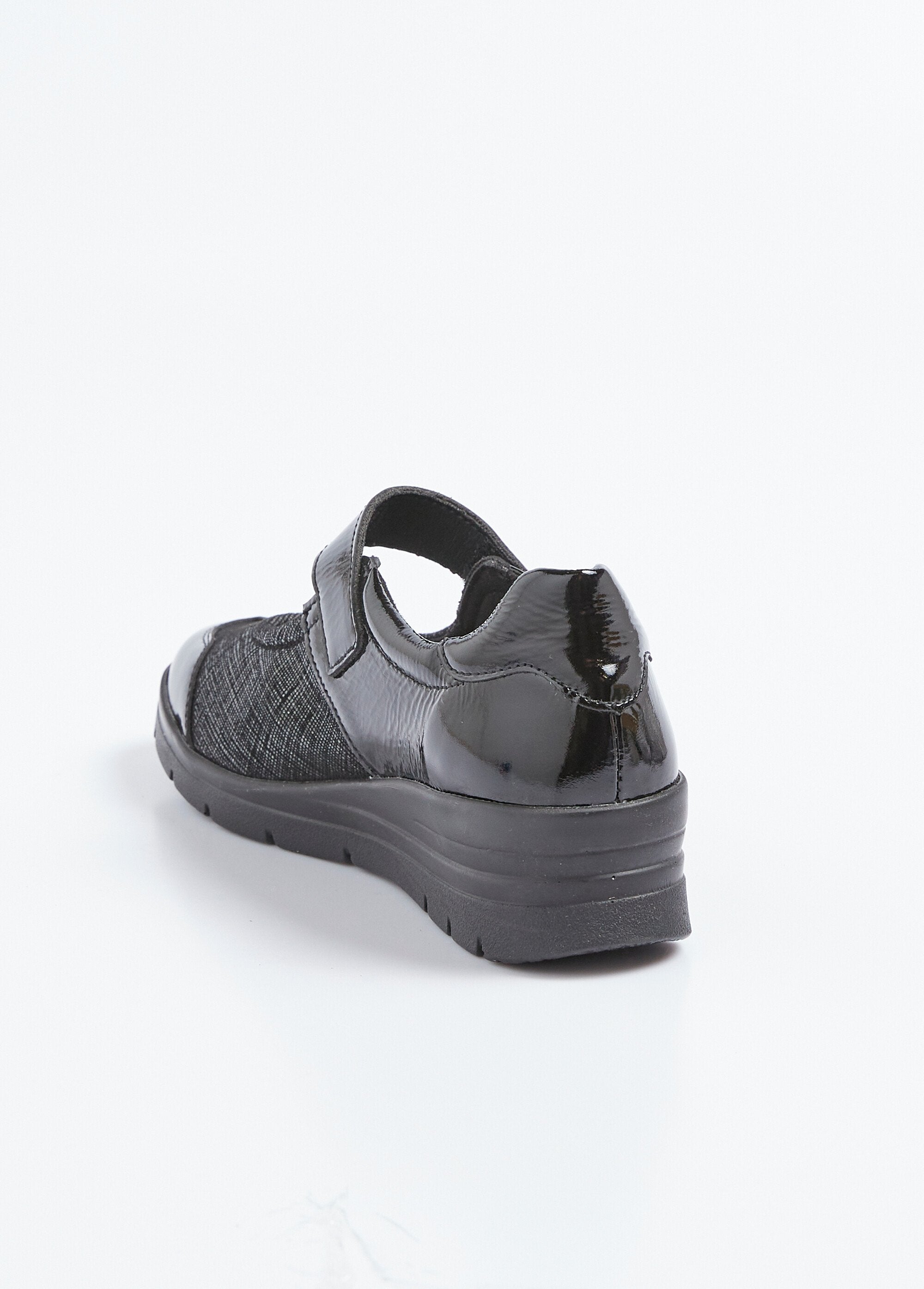 Wide_width_velcro_ballerinas_for_sensitive_feet_Black_DO1_slim