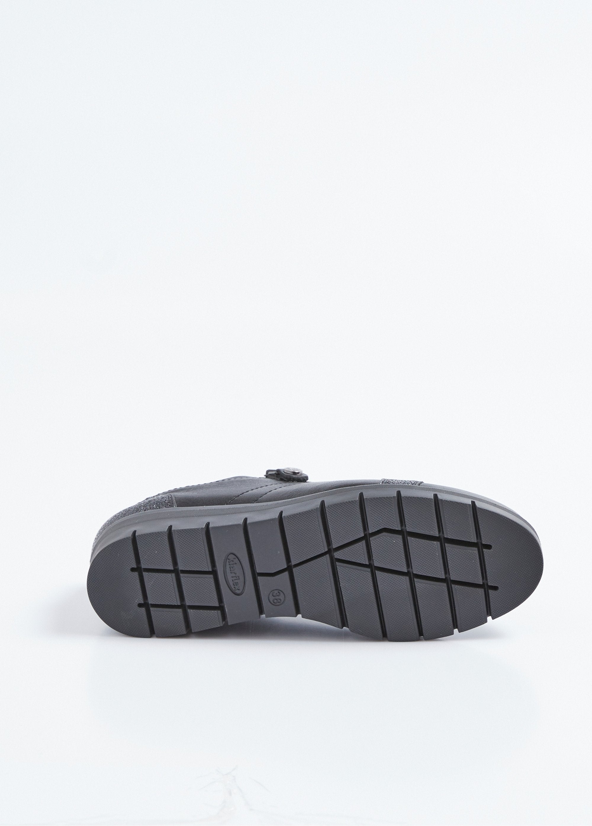 Two-material_lace-up_sneakers_with_comfort_width_zipper_Black_UN1_slim