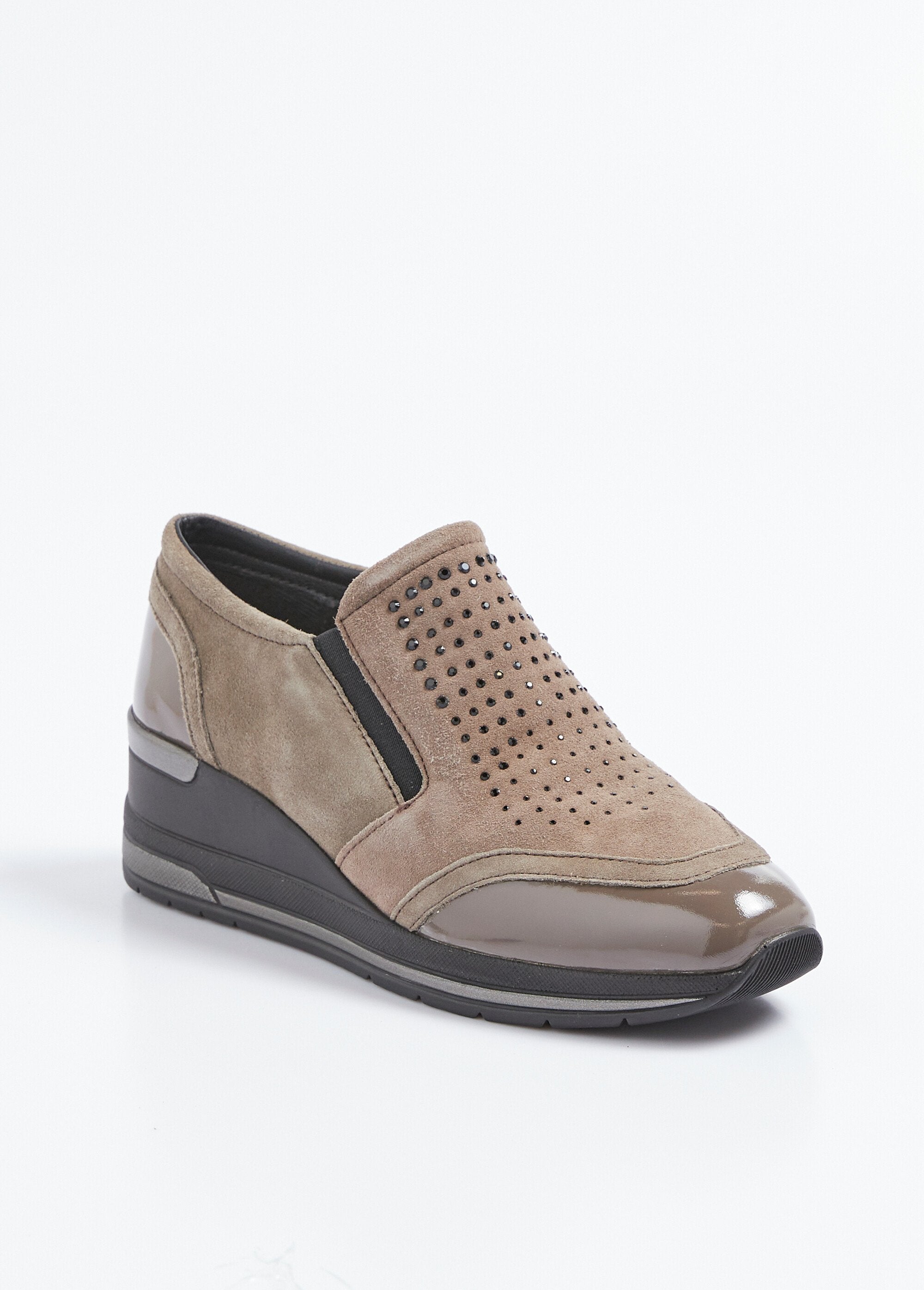 Baskets_compensées,_cuir_suédé_et_vernis_Taupe_FA1_slim