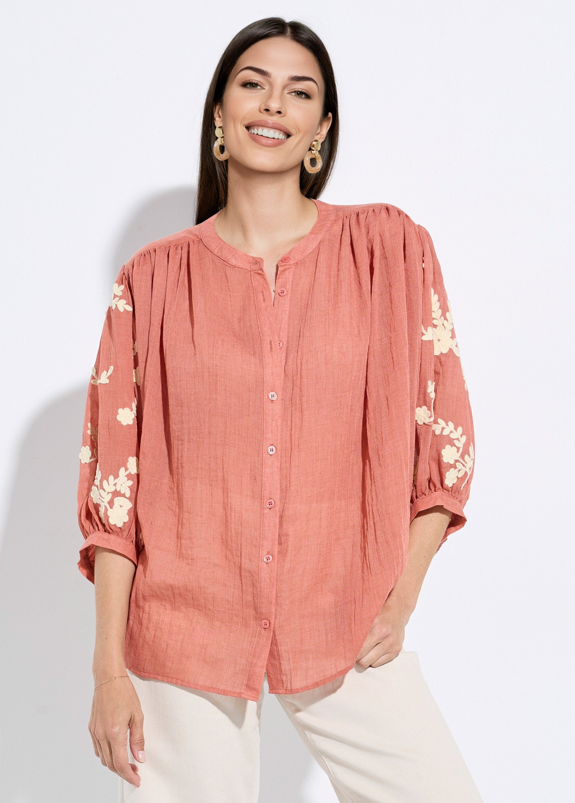 Chambray_blouse_with_contrasting_embroidery_Brick_FA1_slim