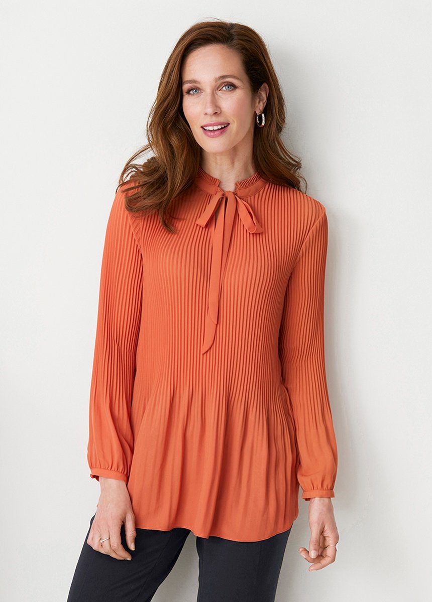Pleated_blouse_with_frilly_collar_Brick_FA1_slim