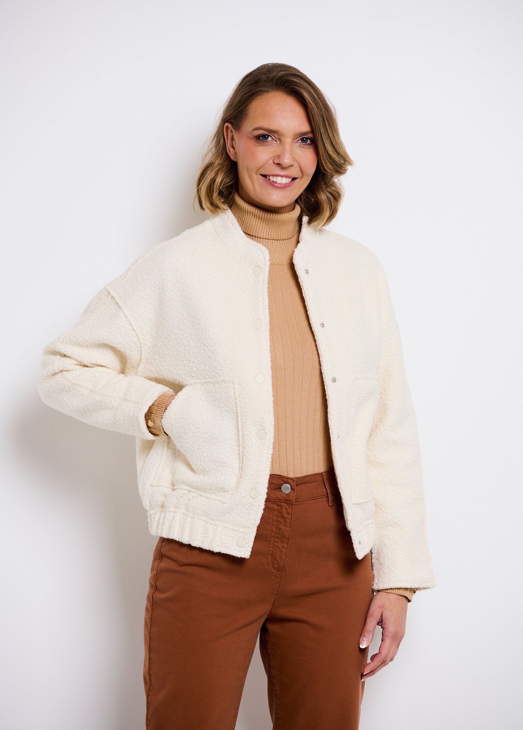 Teddy-style_woolly_jacket_Ecru_FA2_slim