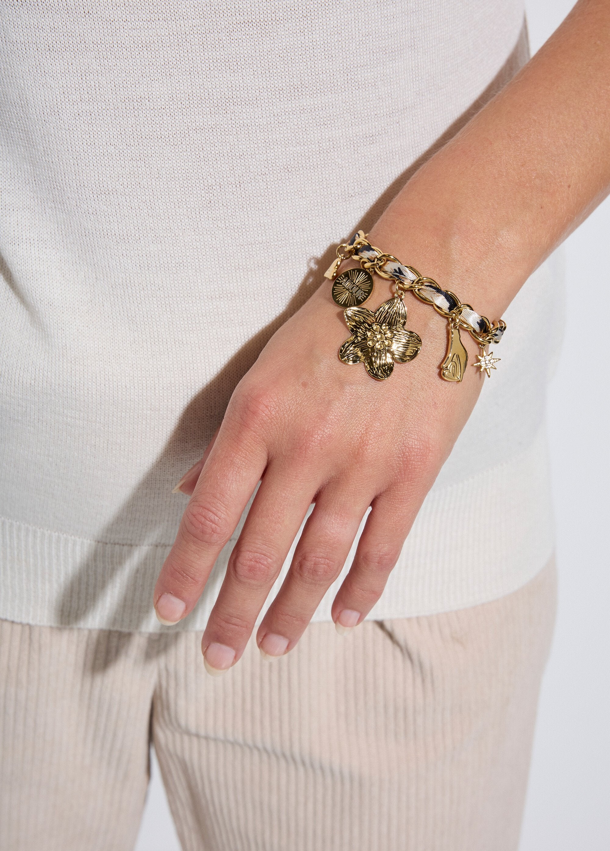 Mesh_bracelet_with_gold-plated_stainless_steel_charms_Golden_FA1_slim