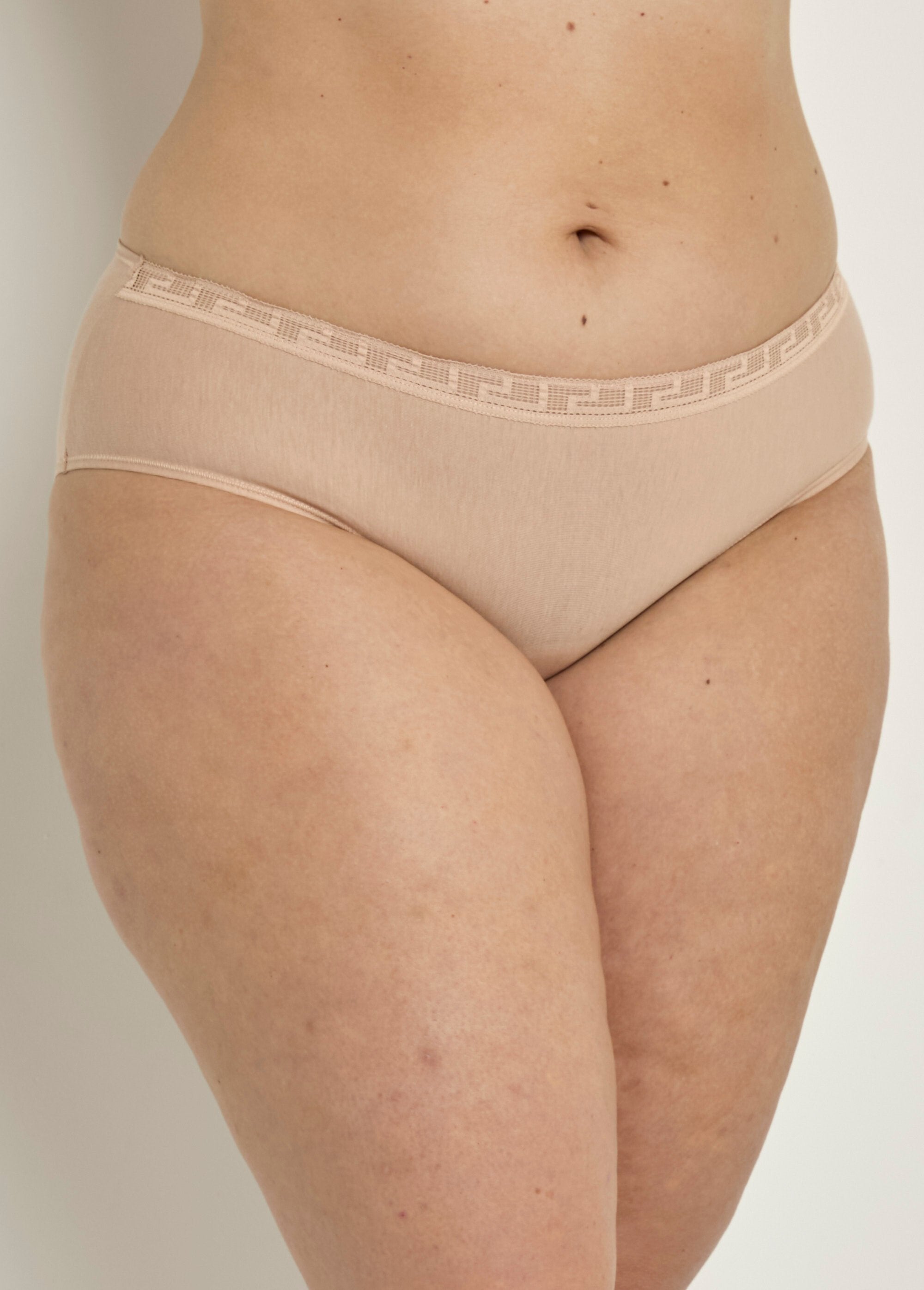 "EasyFeel"_second-skin_effect_shorty_Nude_FA1_curvy