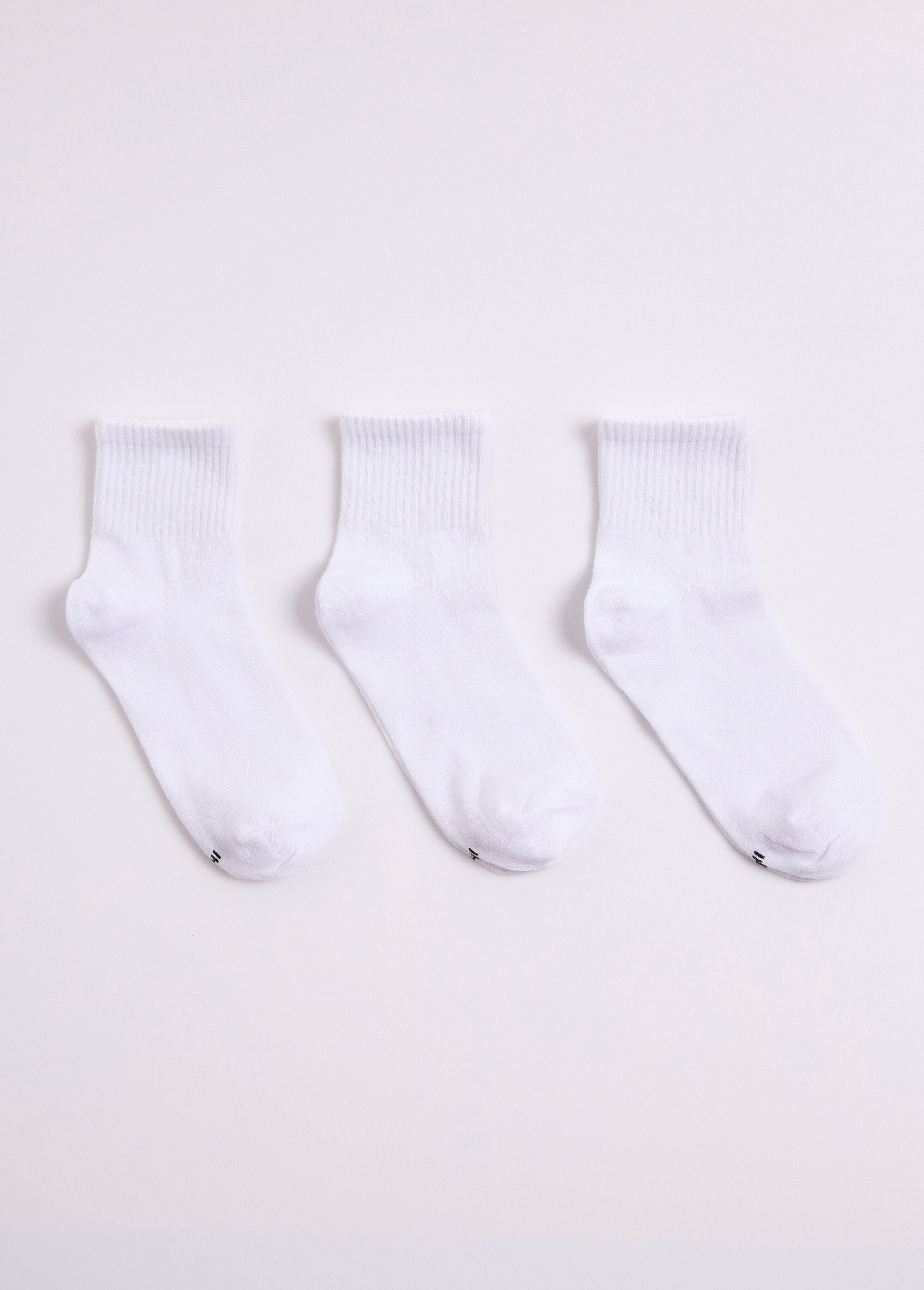 Ribbed_socks_White_DE1_slim
