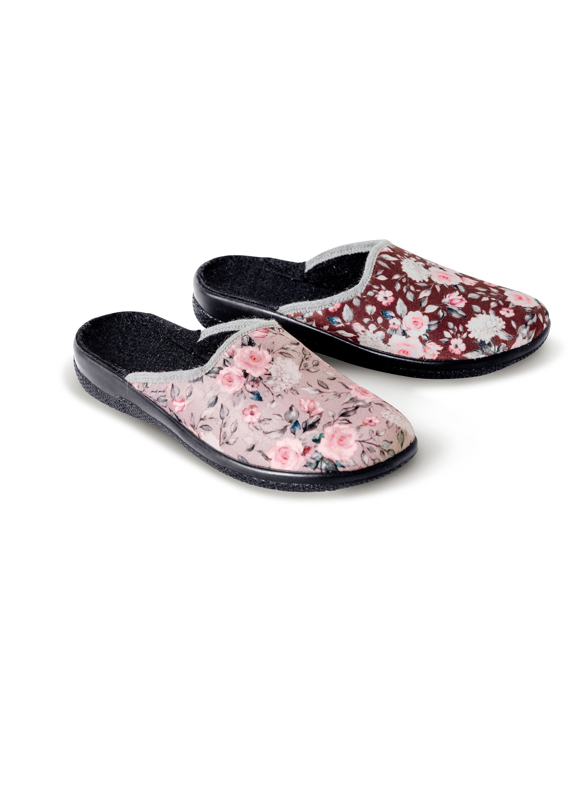 Comfort_width_mule_slipper_with_floral_pattern_Brown_FA1_slim