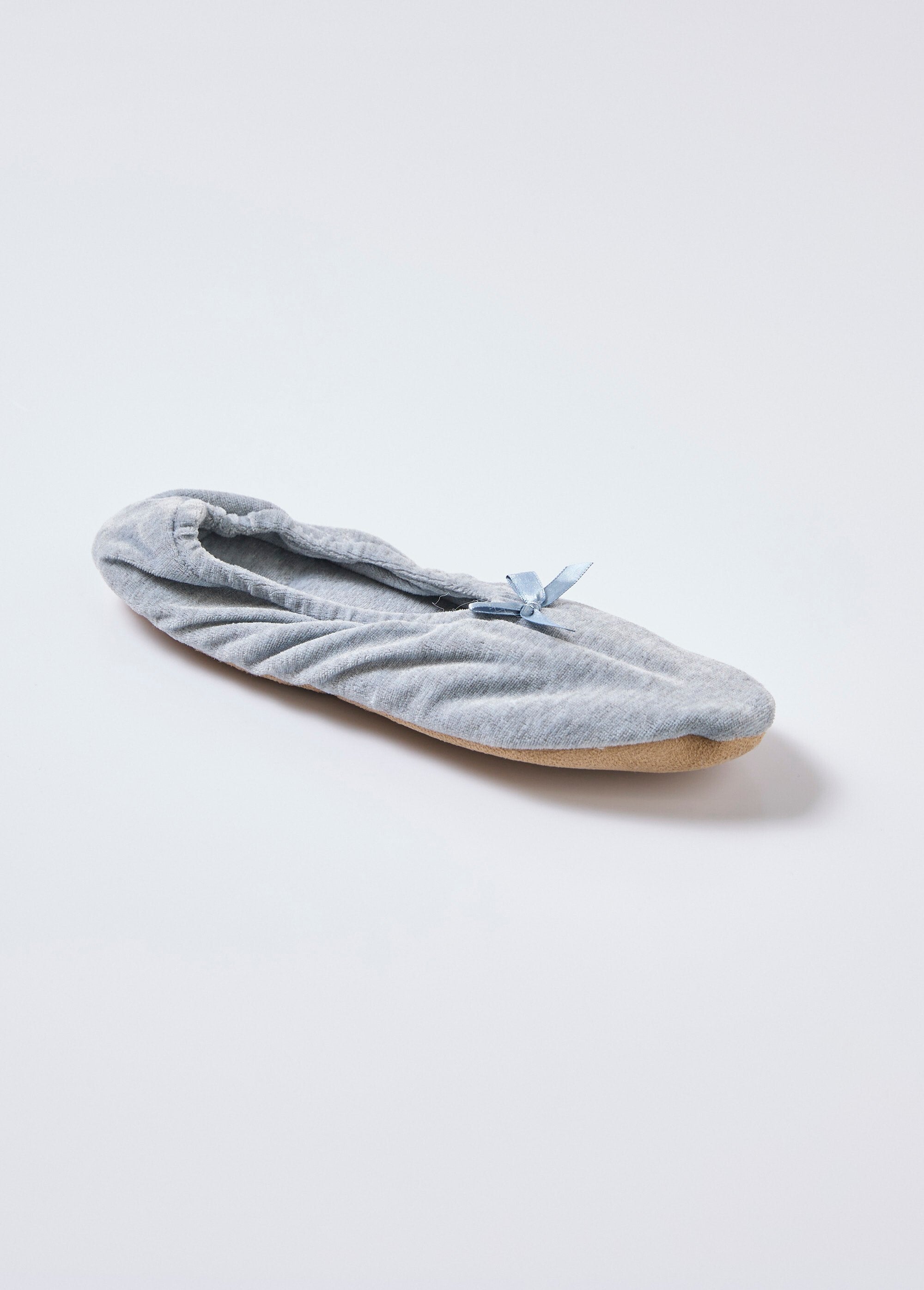 Chaussons_ballerines_en_velours_Gris_FA1_slim