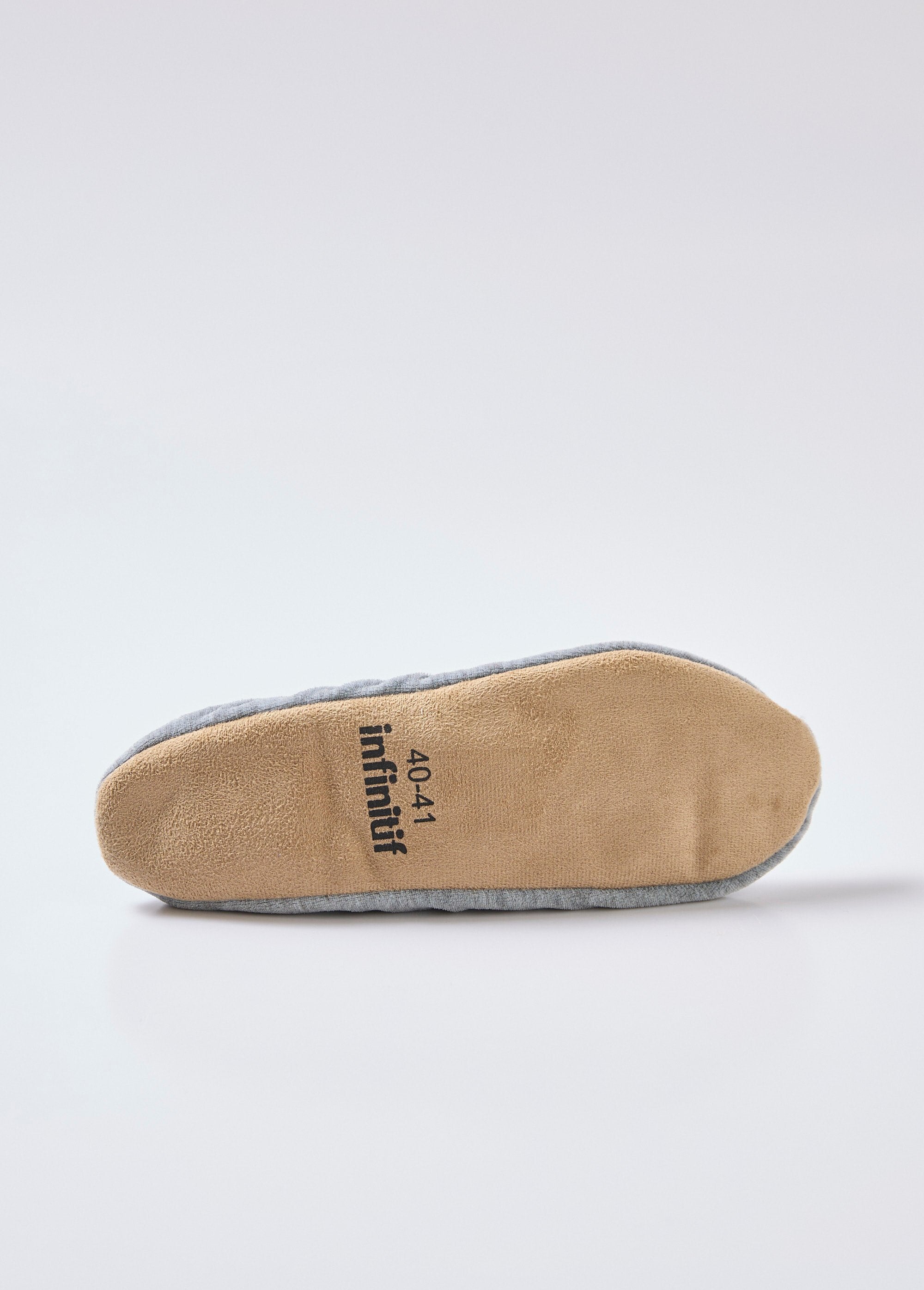 Chaussons_ballerines_en_velours_Gris_UN1_slim
