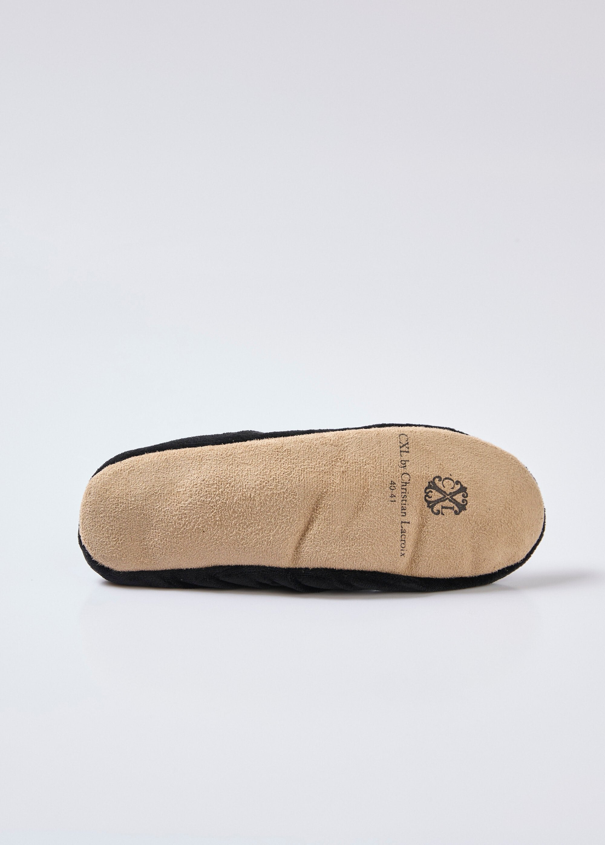 Chaussons_façon_ballerines_en_velours_Noir_UN1_slim