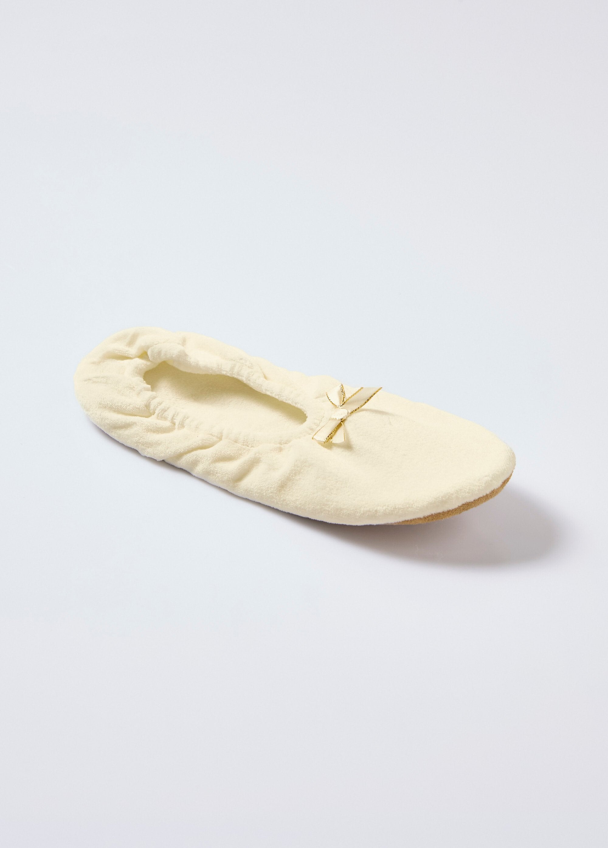 Chaussons_façon_ballerines_en_velours_Blanc_FA1_slim