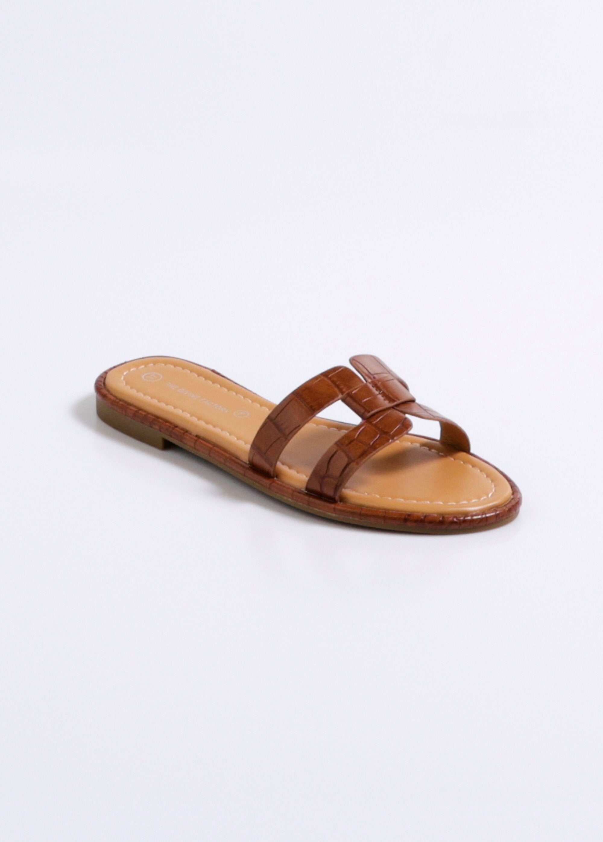 Chic_crocodile-style_flat_mules_camel_FA1_slim