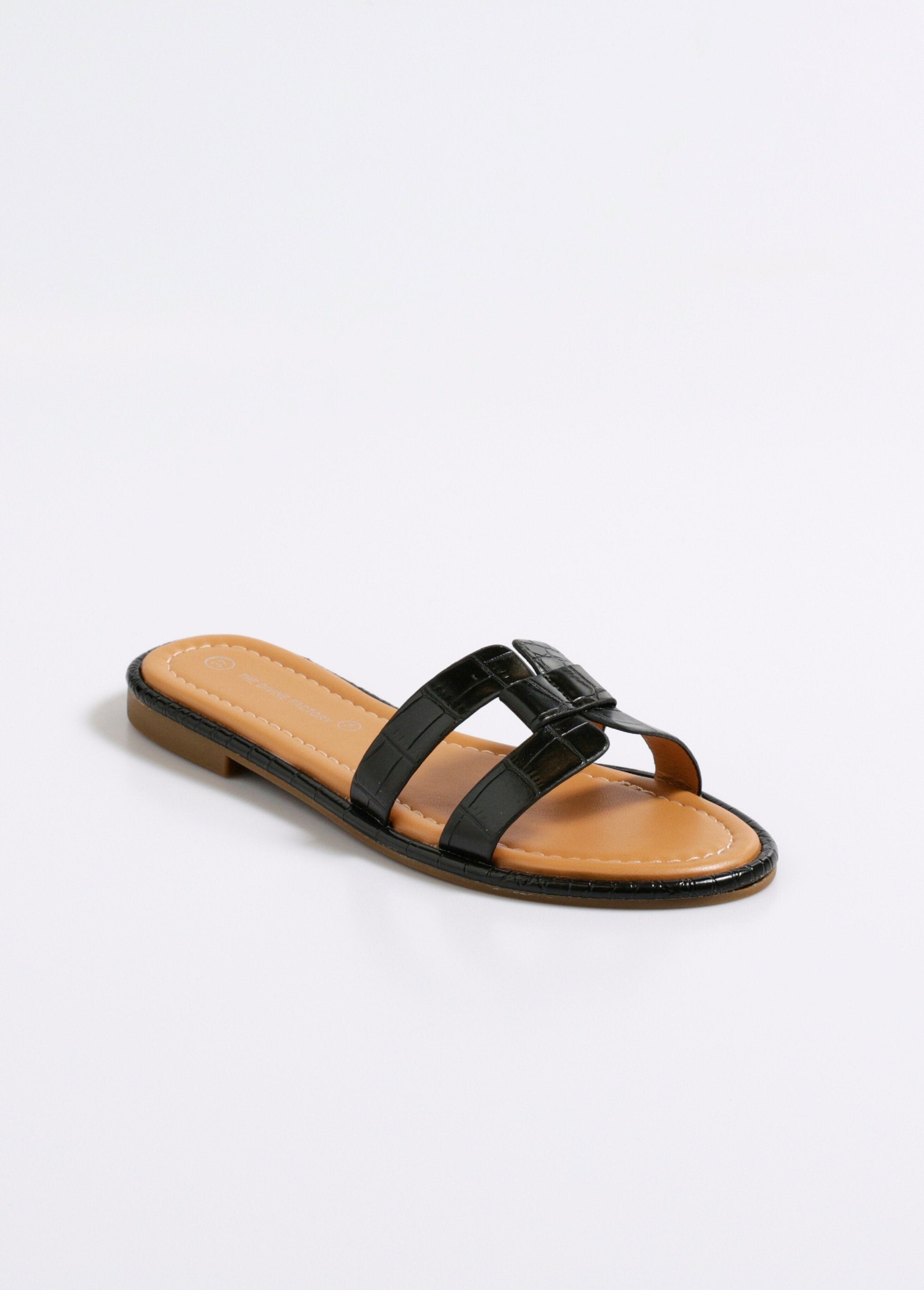 Chic_crocodile-style_flat_mules_Black_FA1_slim
