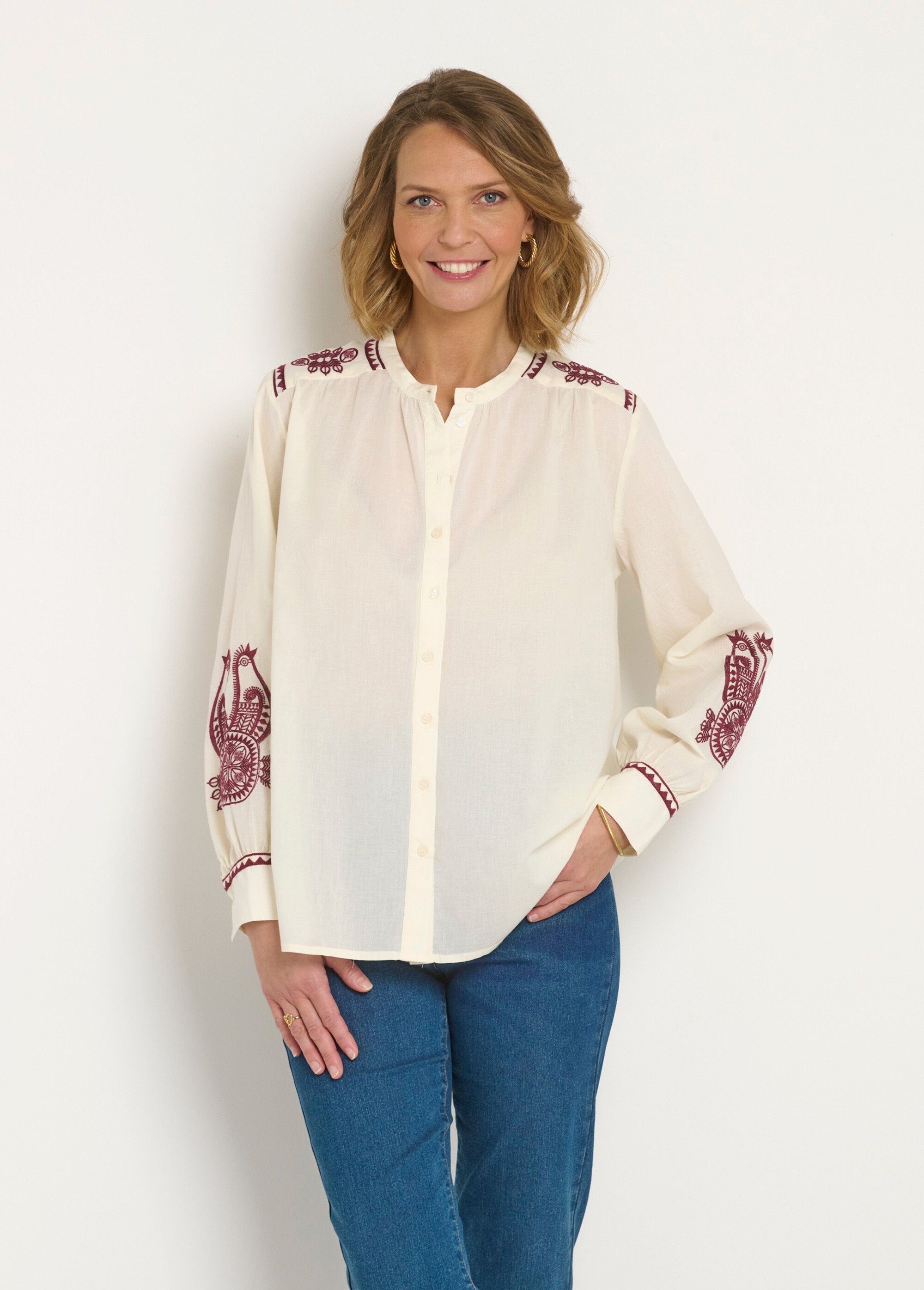 Loose_blouse_with_contrasting_embroidery_Ecru_FA1_slim