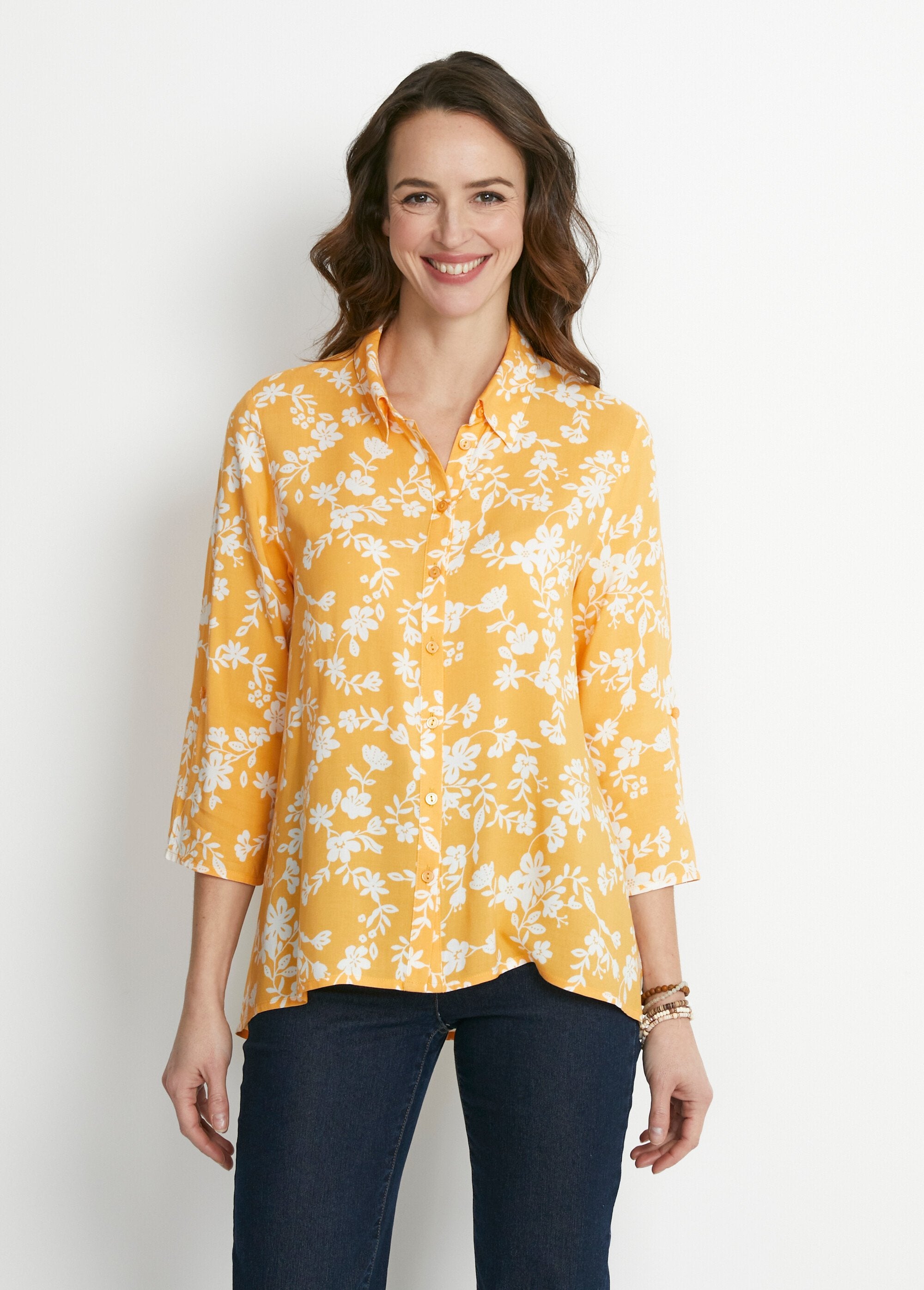 Printed_blouse_with_3/4_sleeves_and_longer_back_Yellow_and_white_FA1_slim