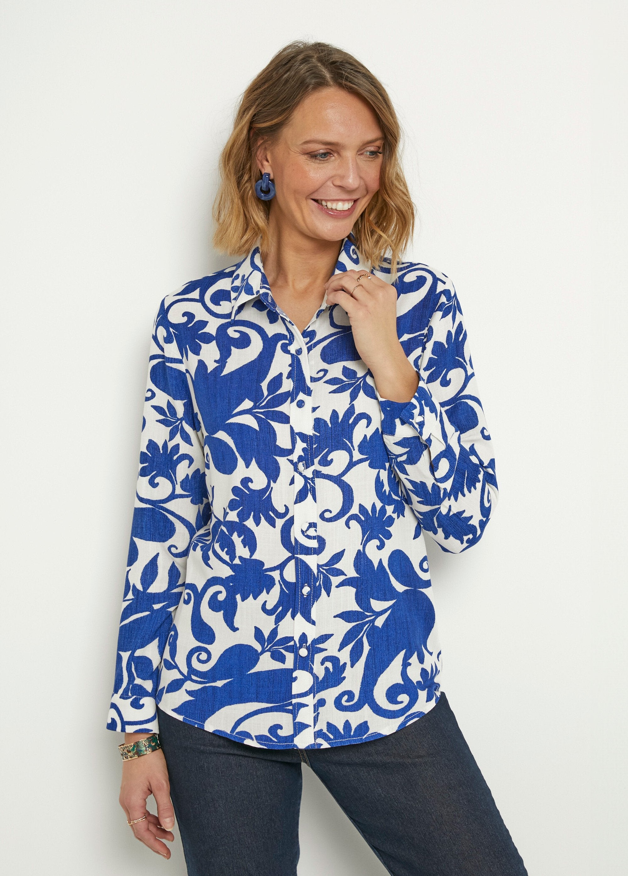 Long-sleeved_bucolic_print_blouse_Blue_and_ecru_FA1_slim