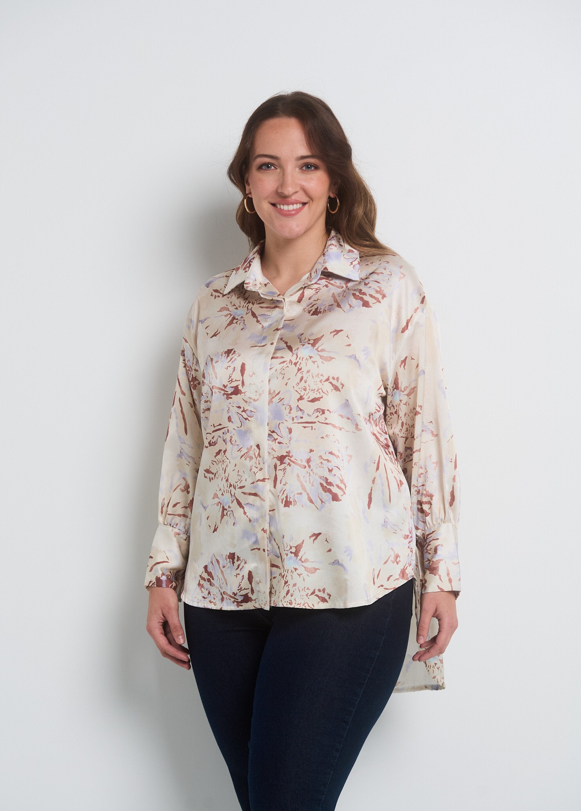 Watercolor_satin_blouse_with_long_sleeves_Beige_FA1_curvy