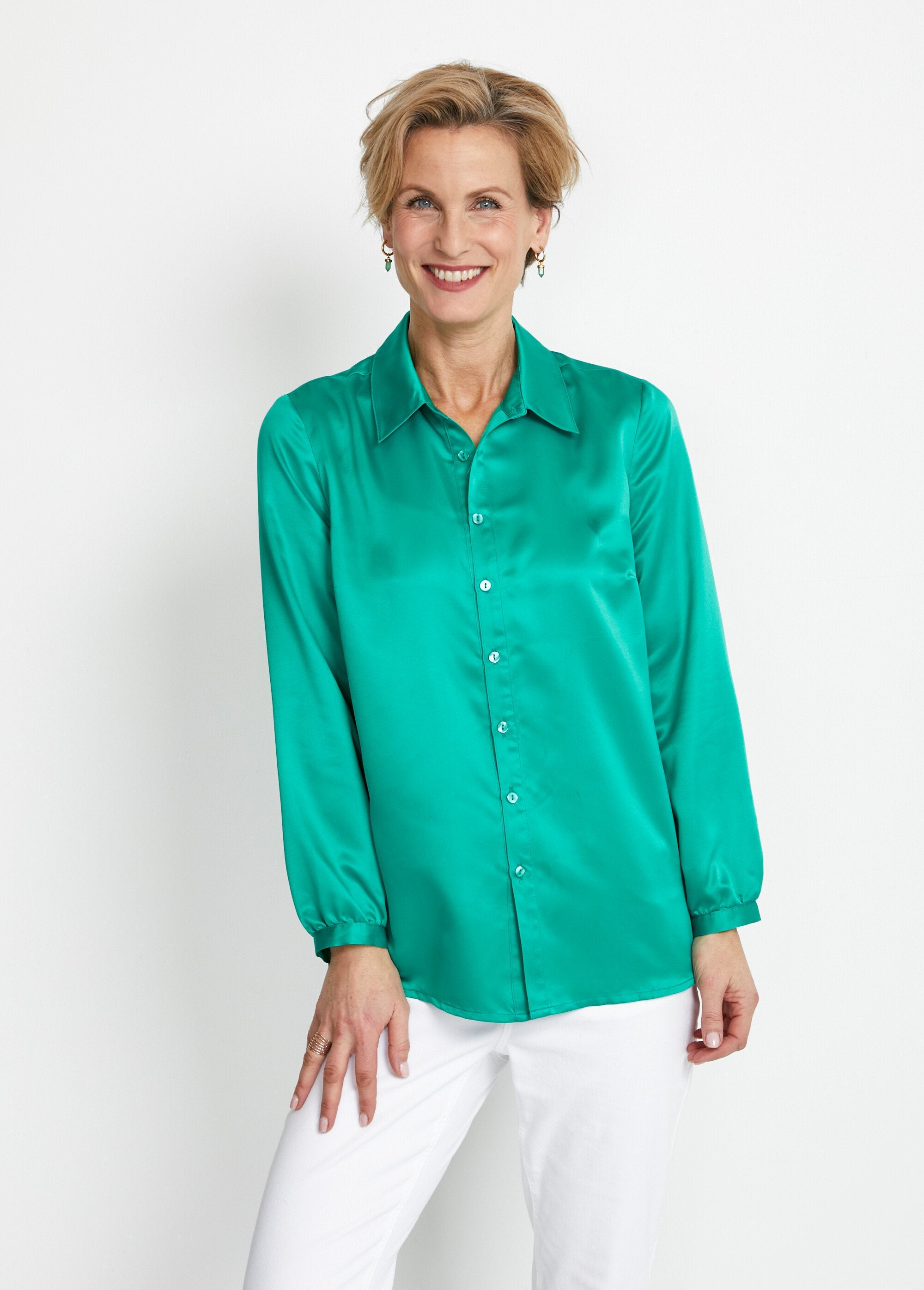 Long_straight_buttoned_satin_blouse_Plain_green_FA1_slim