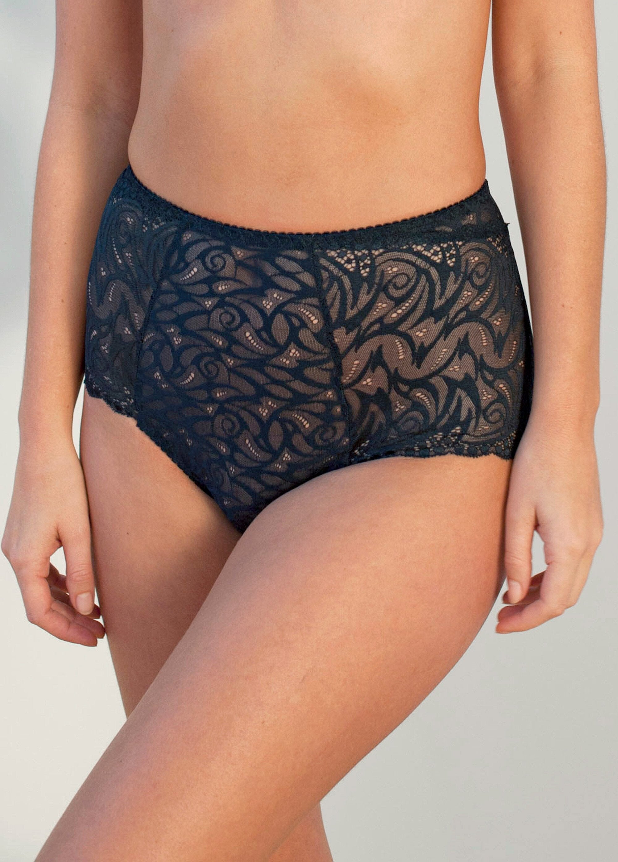 Maxi_lace_panties_Black_FA1_slim