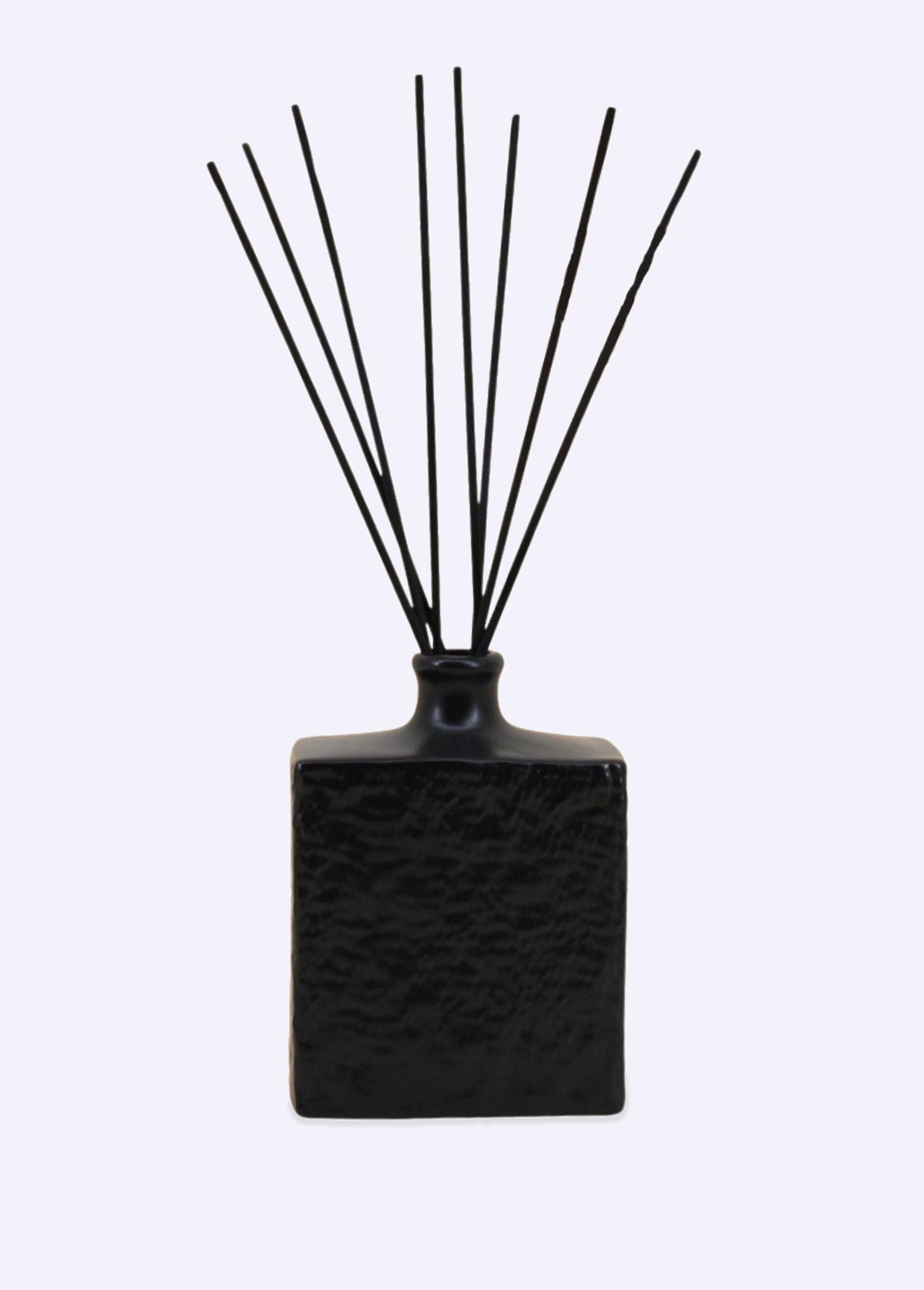 350ml_ceramic_fragrance_diffuser_Black_FA1_slim