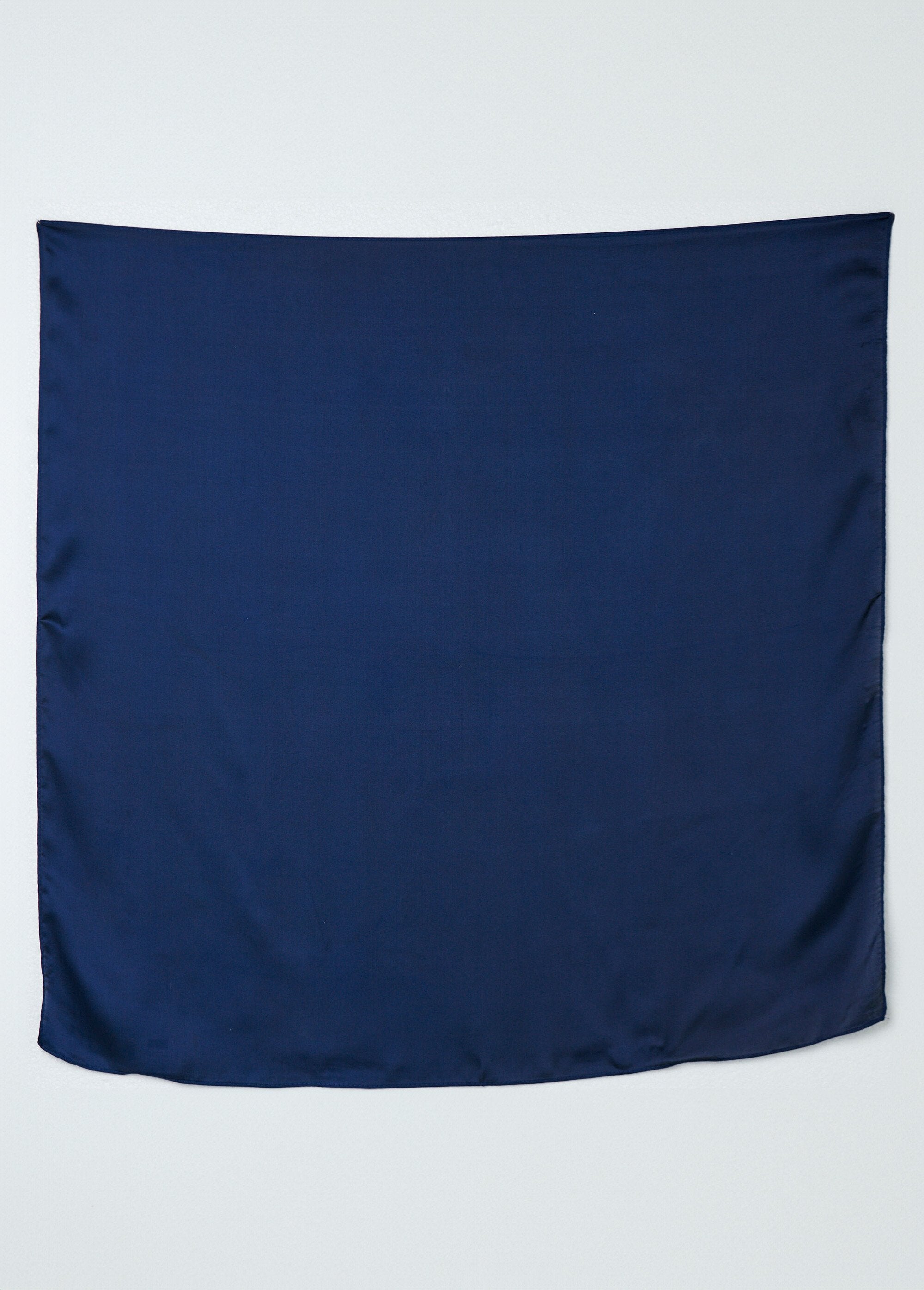 Plain_square_scarf_with_satin_look_Marine_DE1_slim