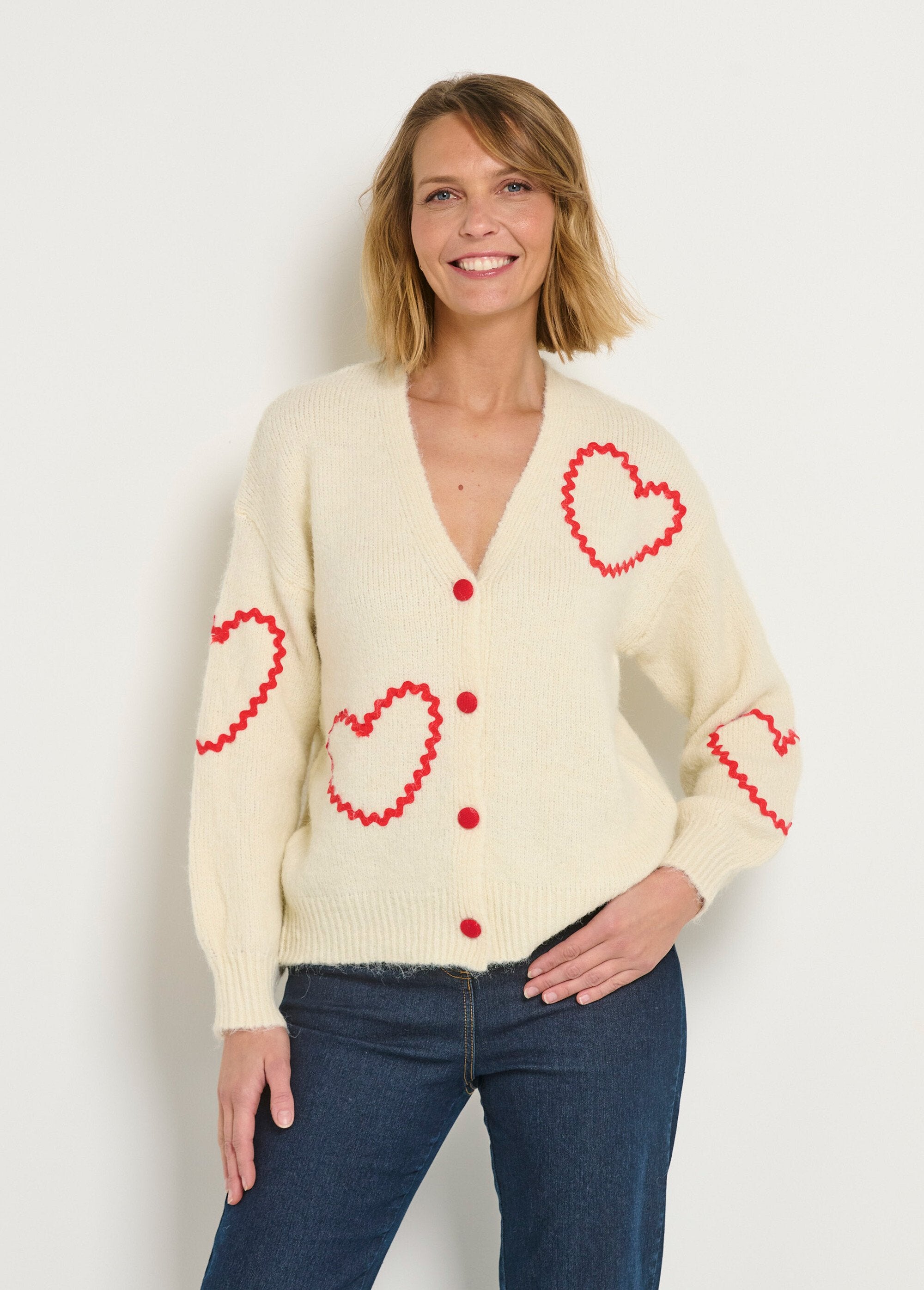 Warm_wool_vest_with_heart_patterns_Ecru_FA1_slim