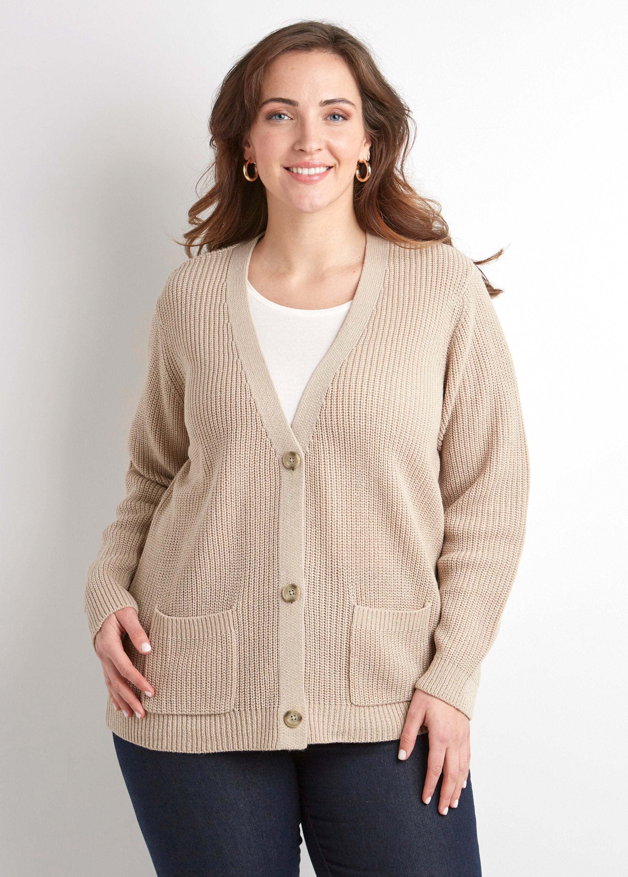 Long_shiny_buttoned_vest_with_long_sleeves_String_FA1_curvy