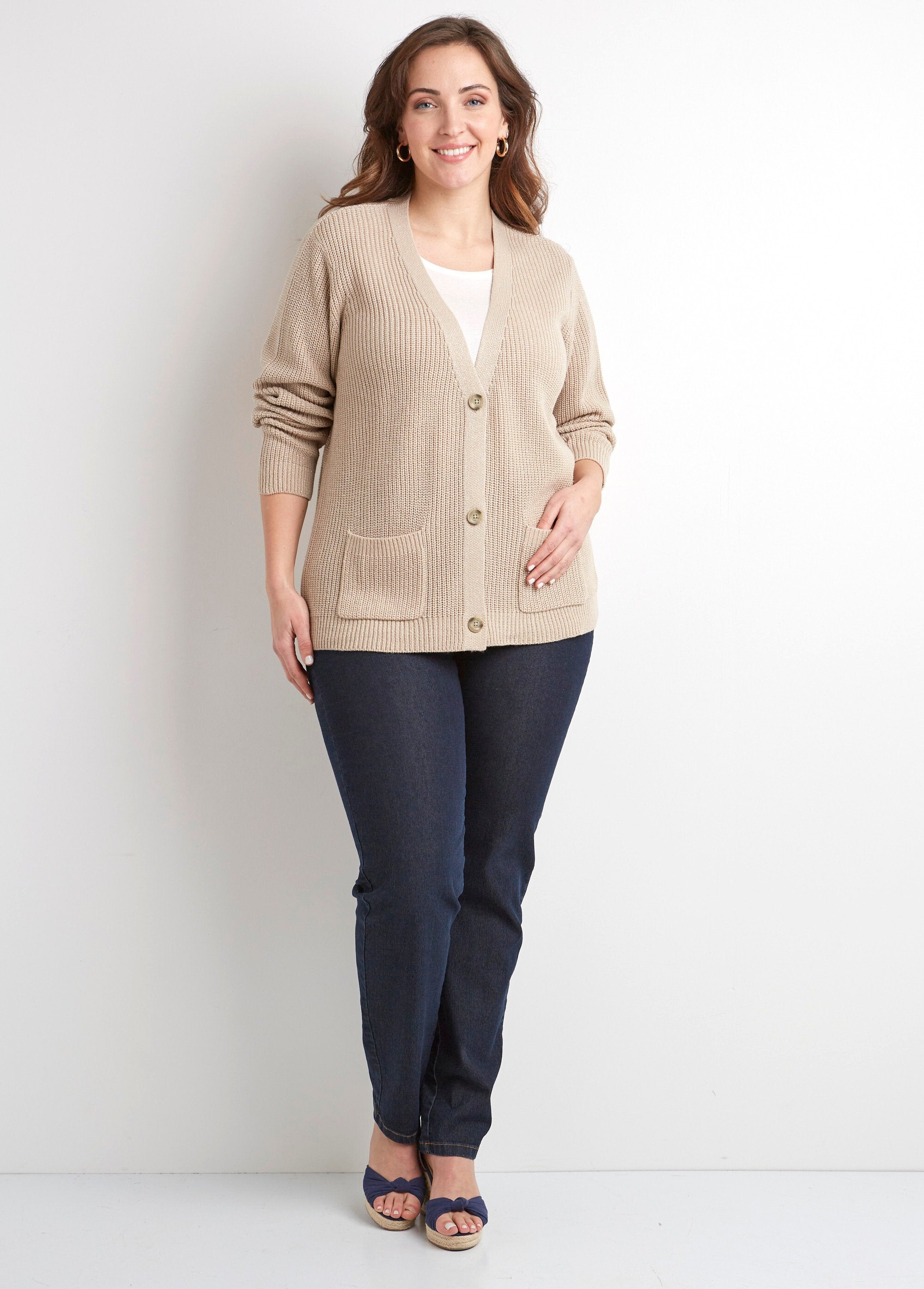Long_shiny_buttoned_vest_with_long_sleeves_String_SF1_curvy