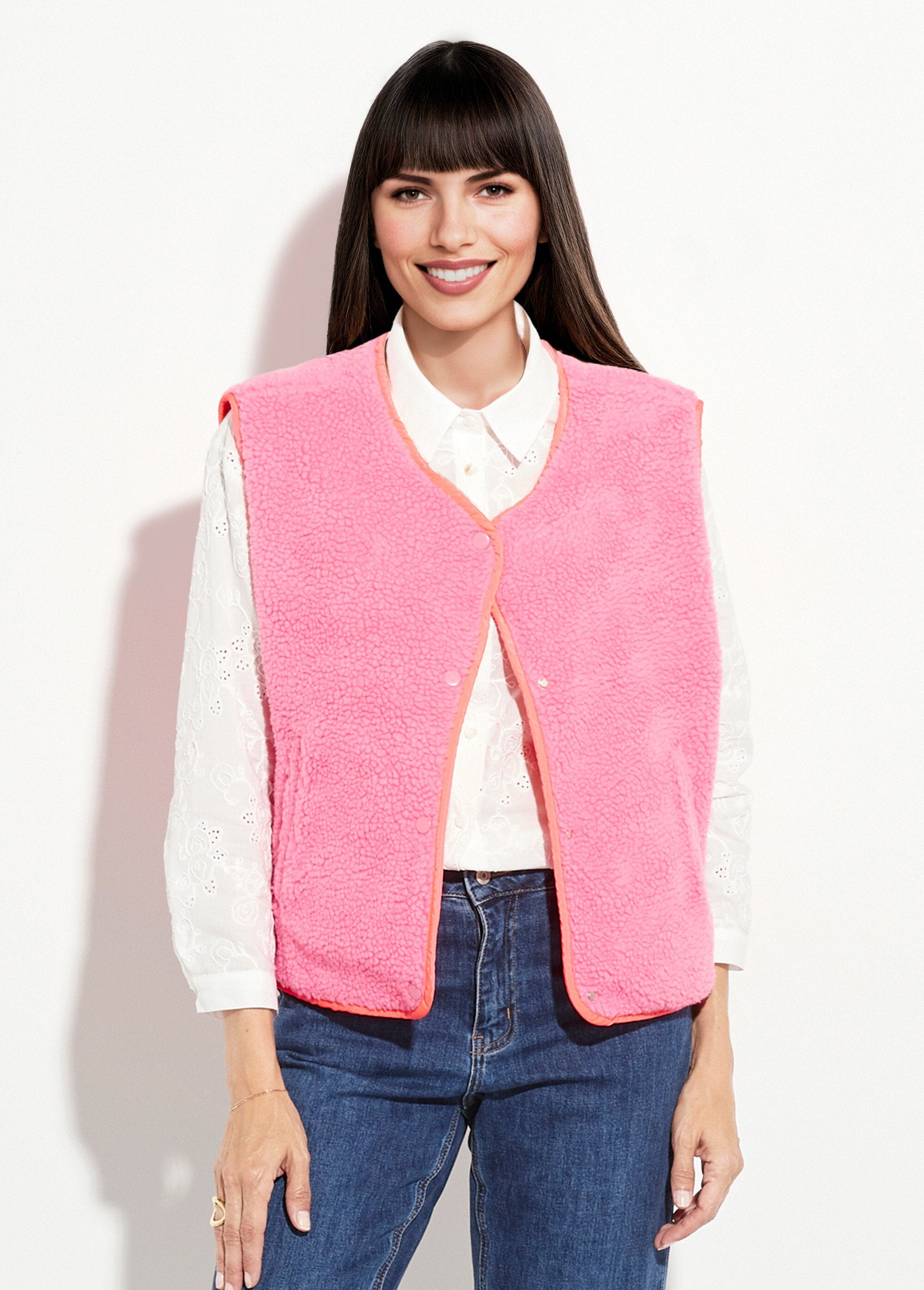 Sleeveless_vest,_fluorescent_faux_fur_Neon_pink_FA1_slim