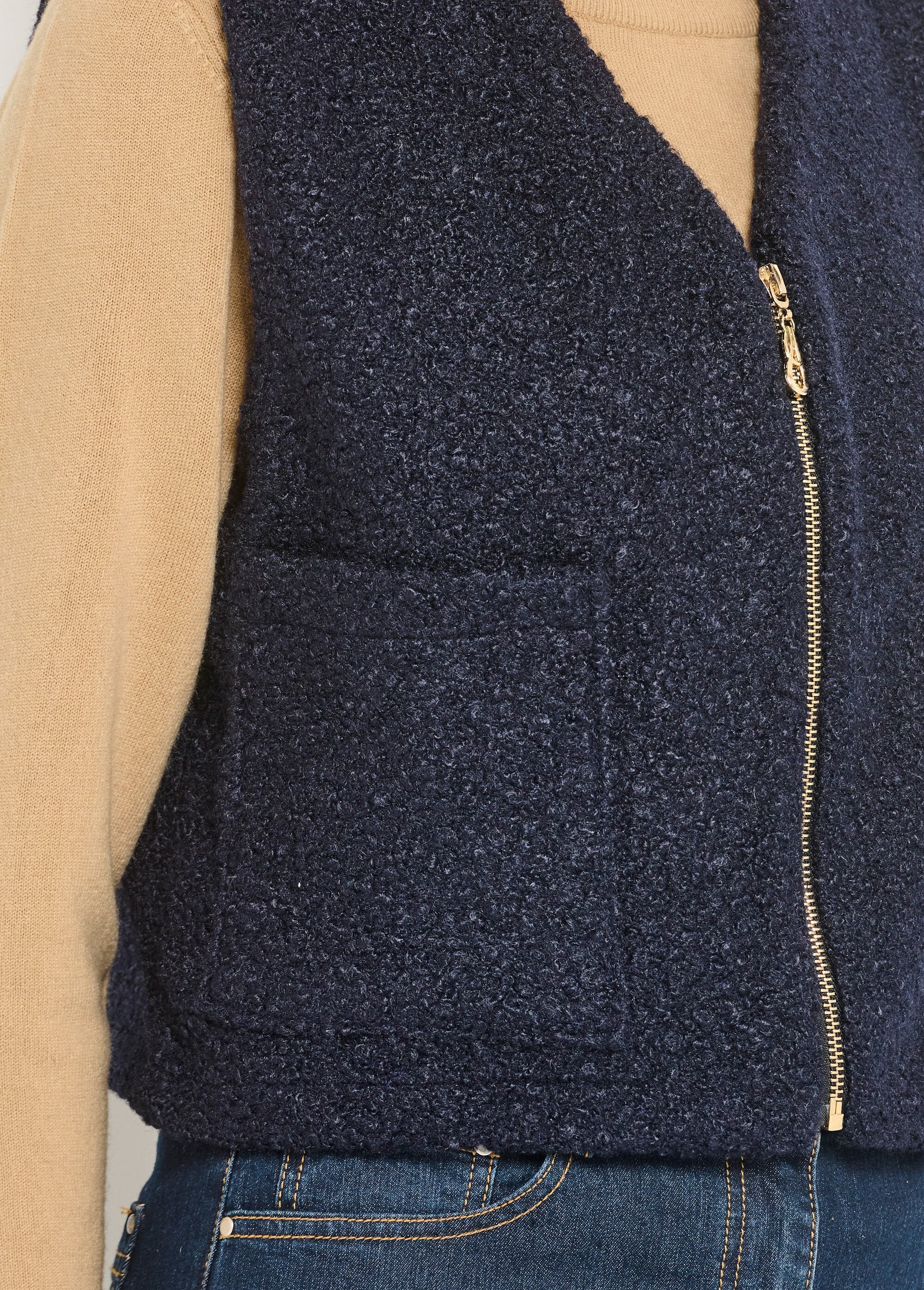 Sleeveless_zipped_vest_with_a_woolly_feel_Marine_DE2_slim