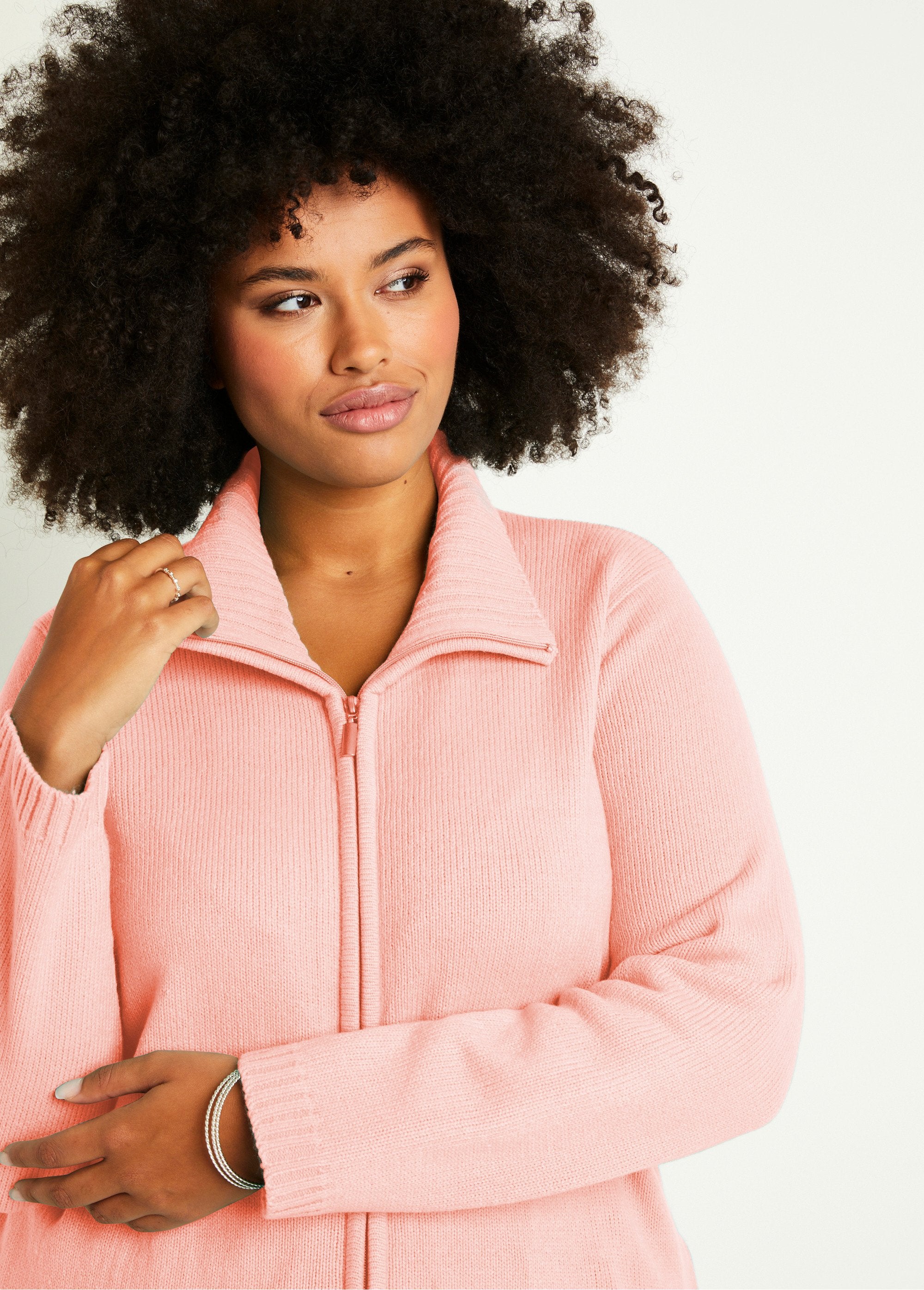 Long_plain_zipped_vest_with_high_collar_Pink_DE1_curvy
