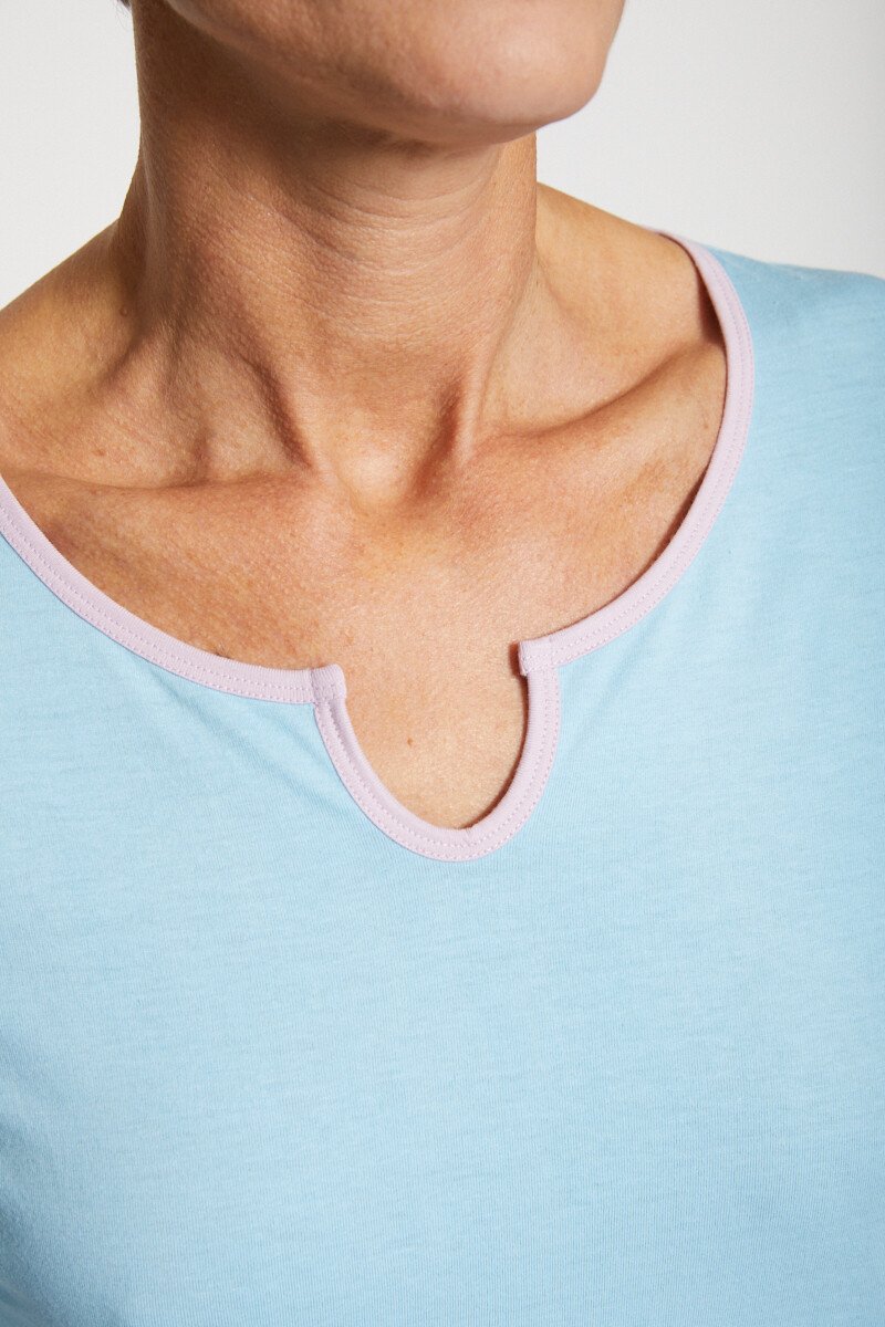 Long_sleeve_pajama_top_Blue_DE1_slim