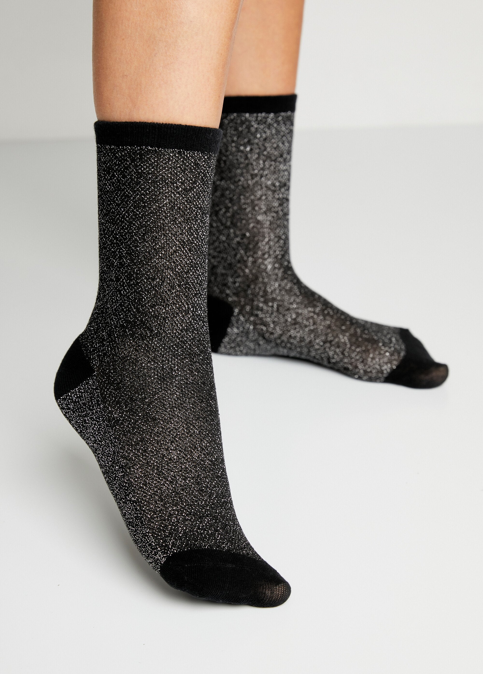 Fancy_lurex_mesh_socks_Black_lot2_DE1_slim