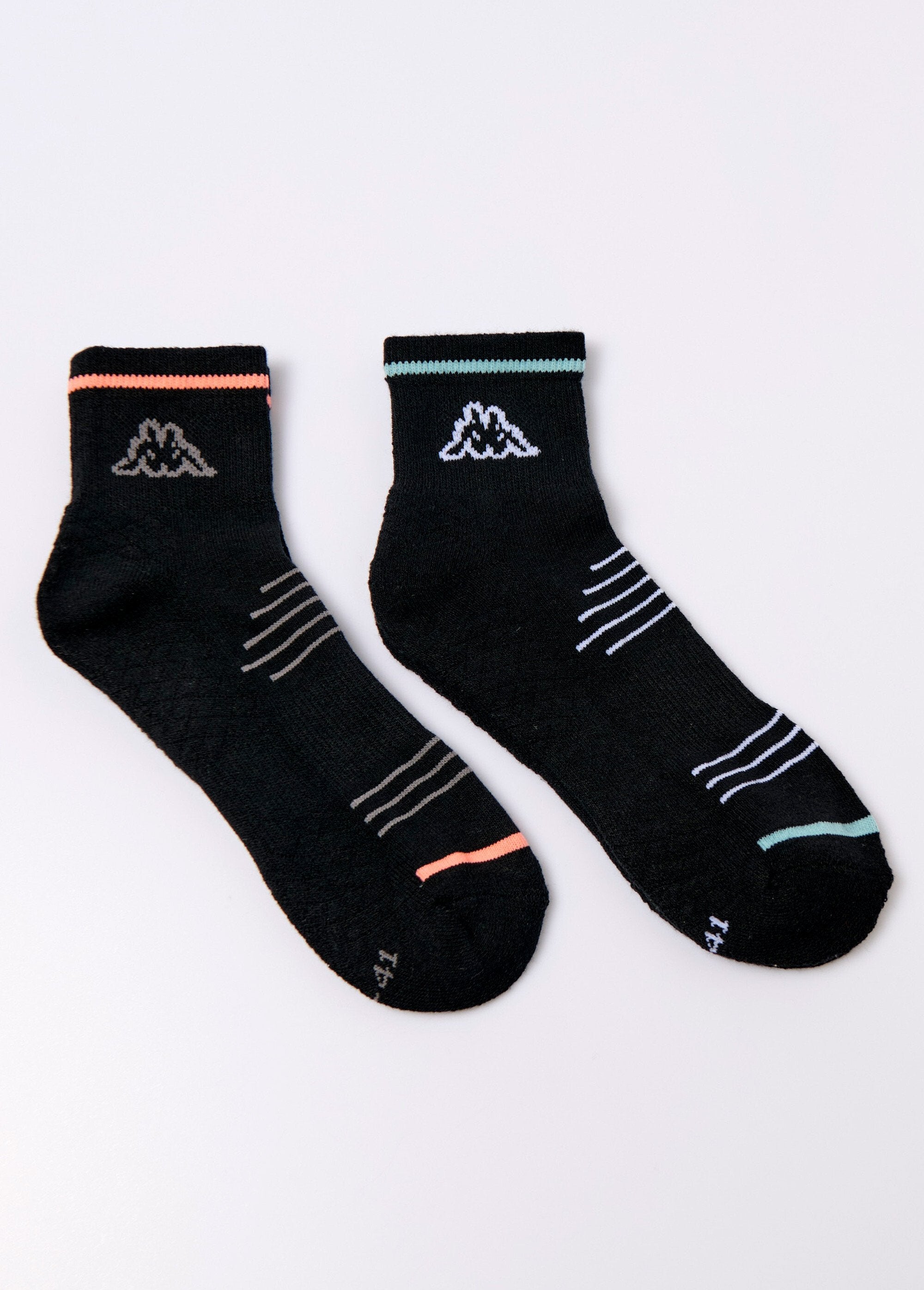 Pack_of_2_dark_logo_socks_Black_lot_2_DE1_slim