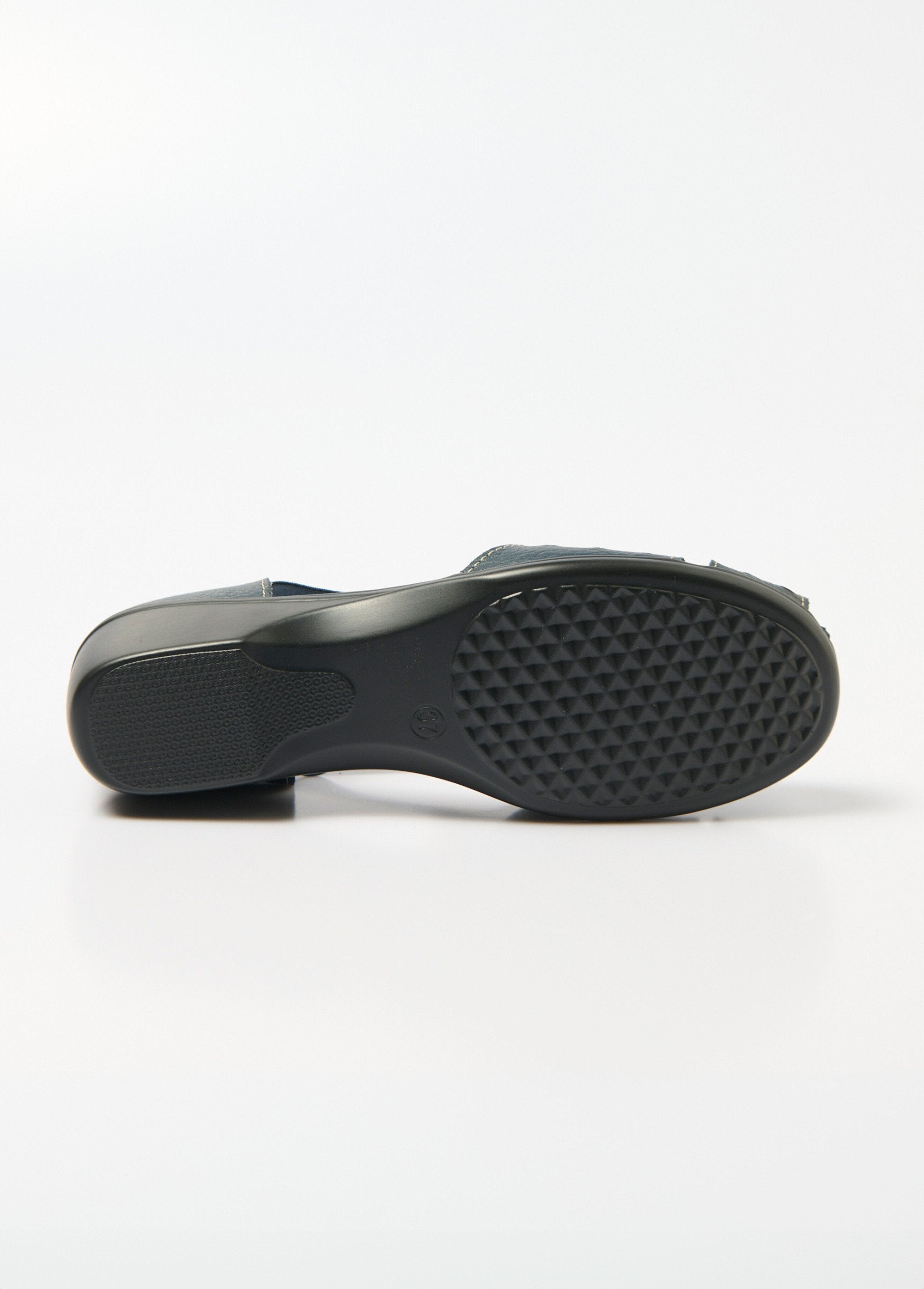 Elasticated_comfort_width_sandals_Marine_UN1_slim
