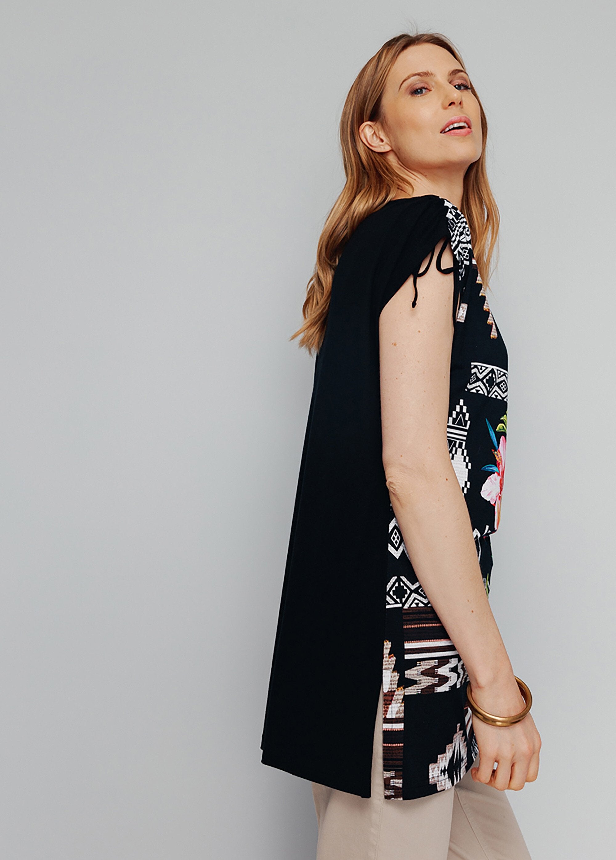 Long_exotic_print_t-shirt_with_plain_back_Black_background_DR1_slim