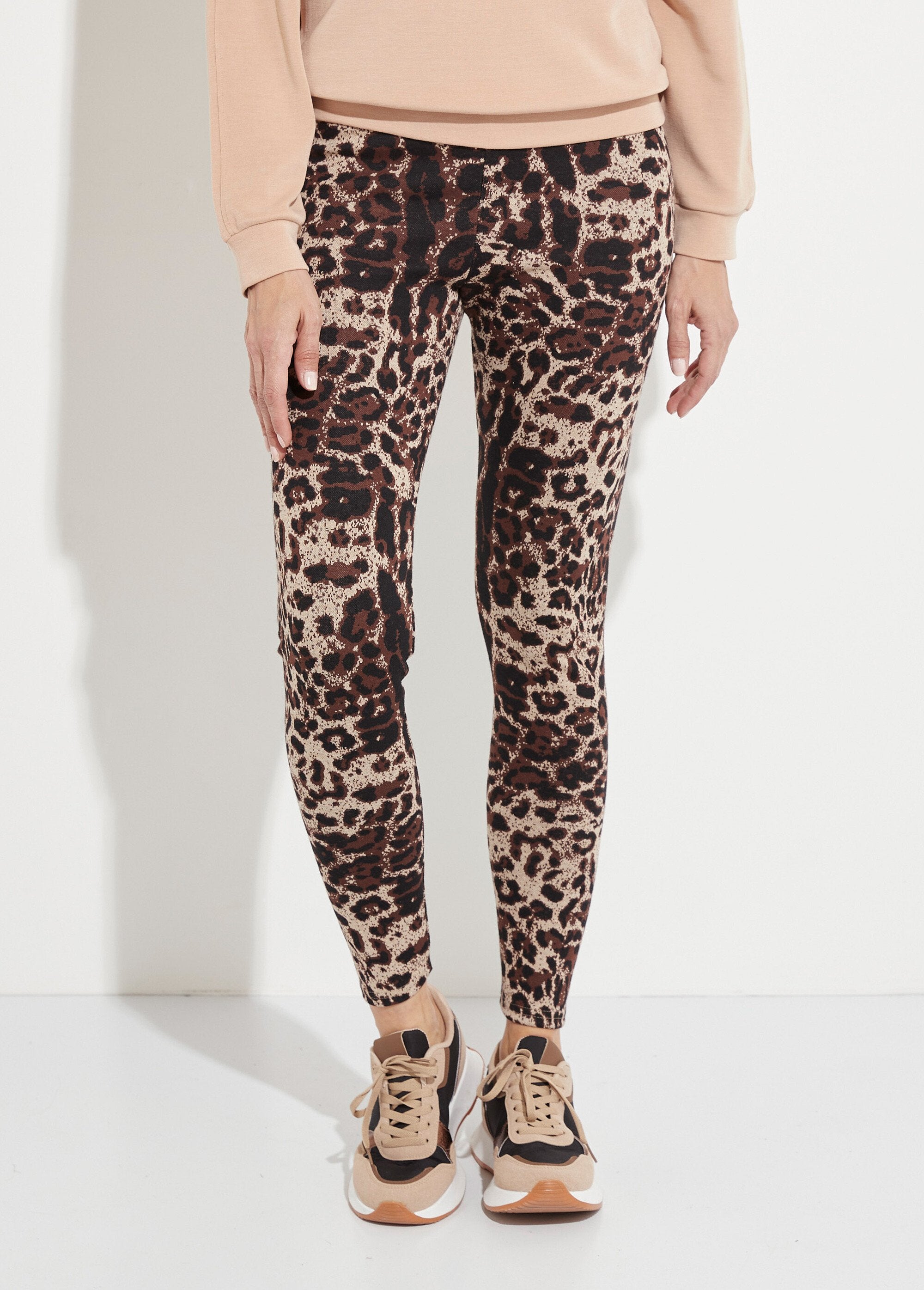 Jacquard_animal_skin_leggings_with_elasticated_waistband_Beige_and_black_FA1_slim