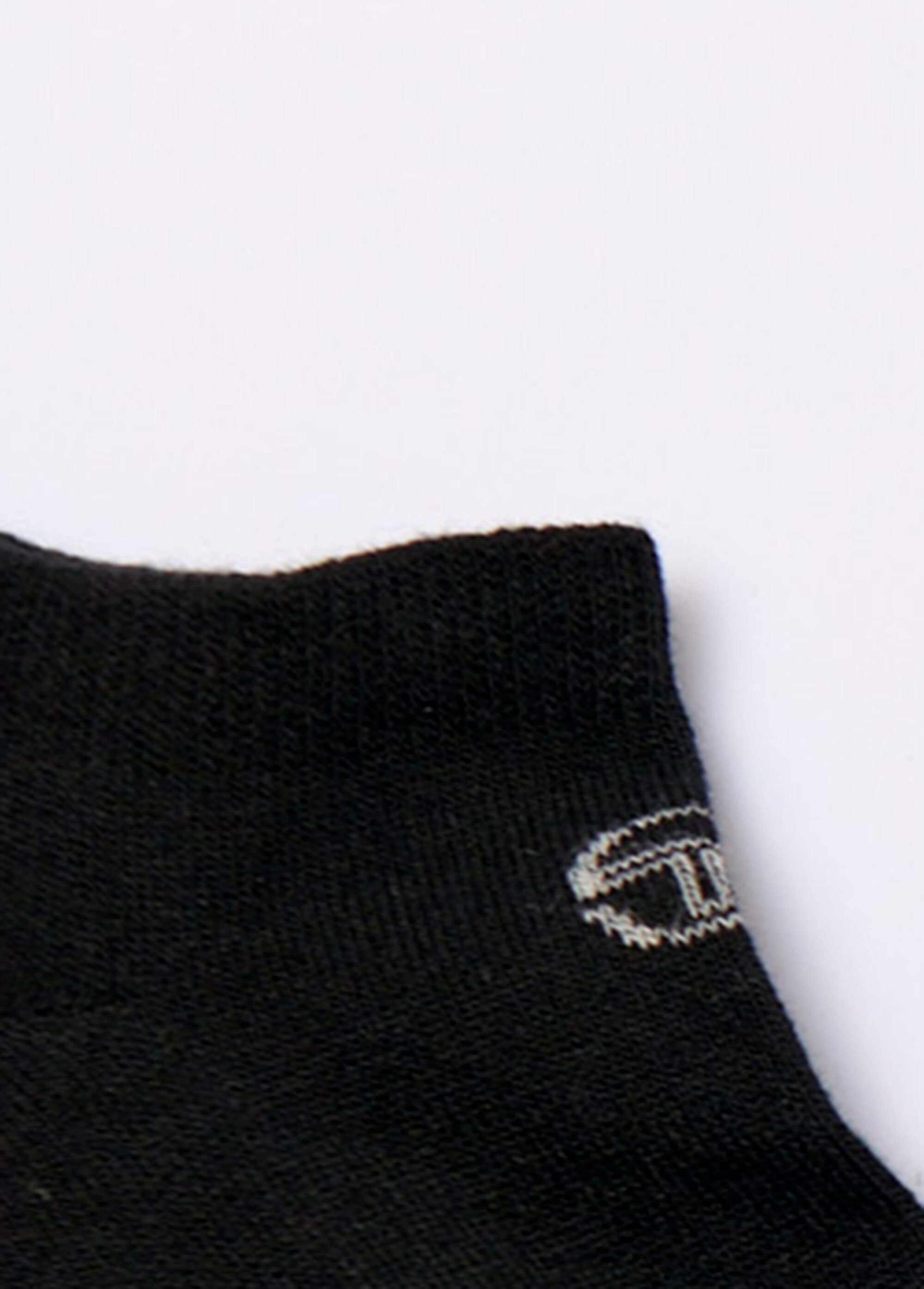 Pack_of_3_assorted_socks_Grey_lot_3_DE2_slim