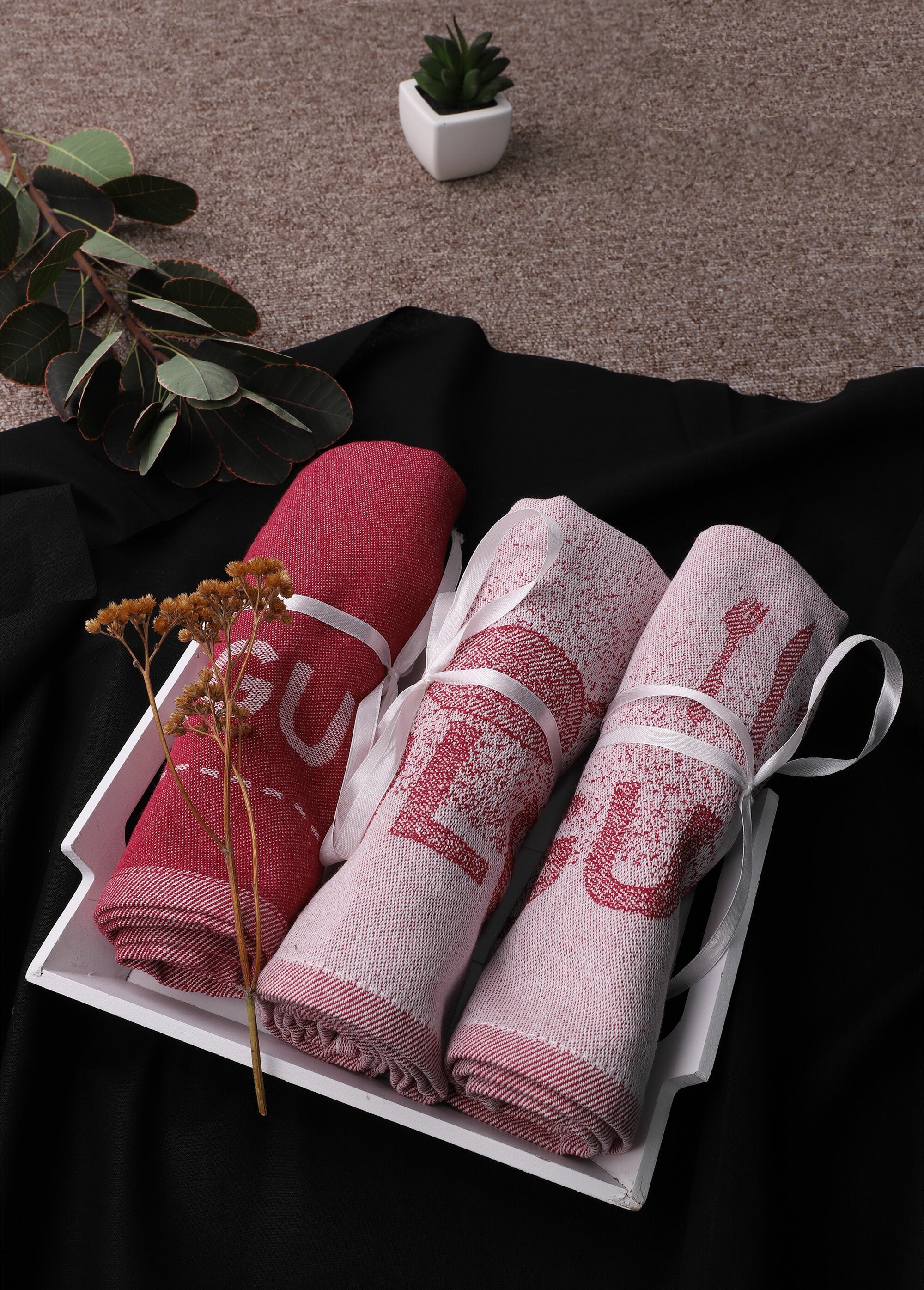Set_of_3_tea_towels_Collection,_assorted_dark_Red_DE3_slim