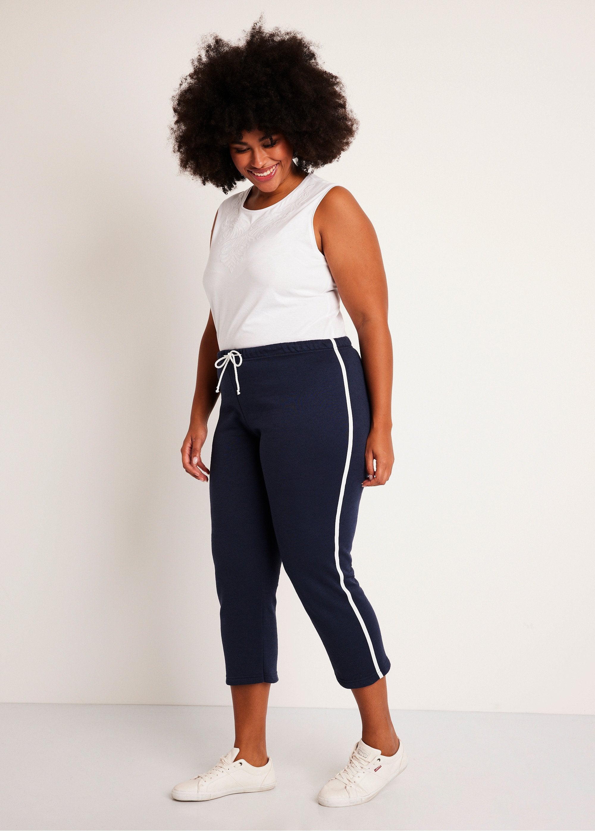 Elasticated_waistband_fleece_lounge_shorts_Marine_SF1_curvy
